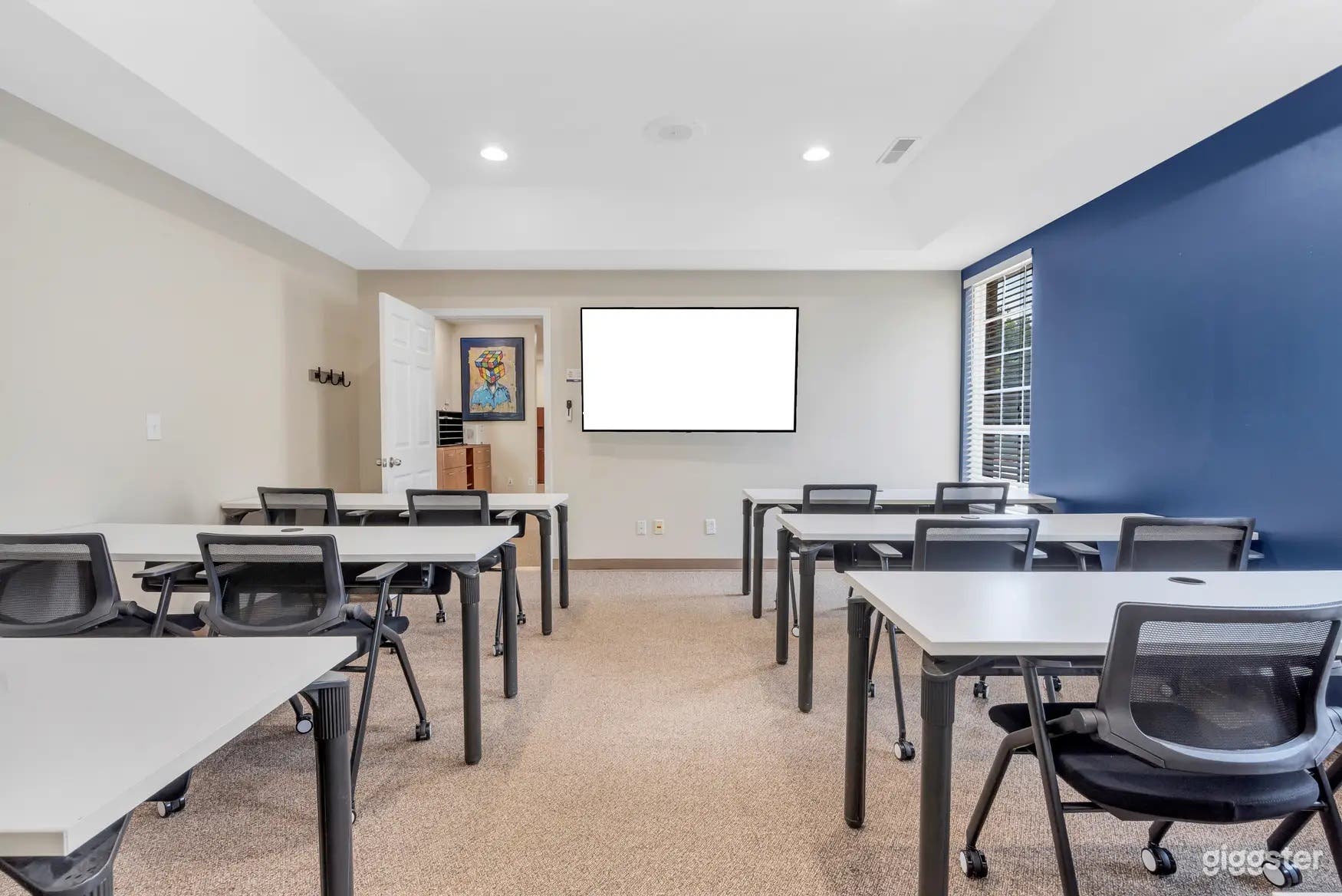 Classroom-style conference room in St. Peters Photo 4