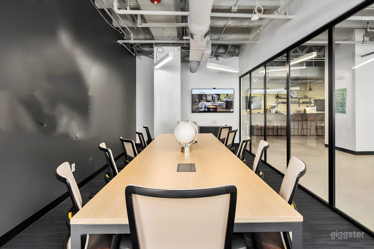  Lake Eola Large Conference Room 