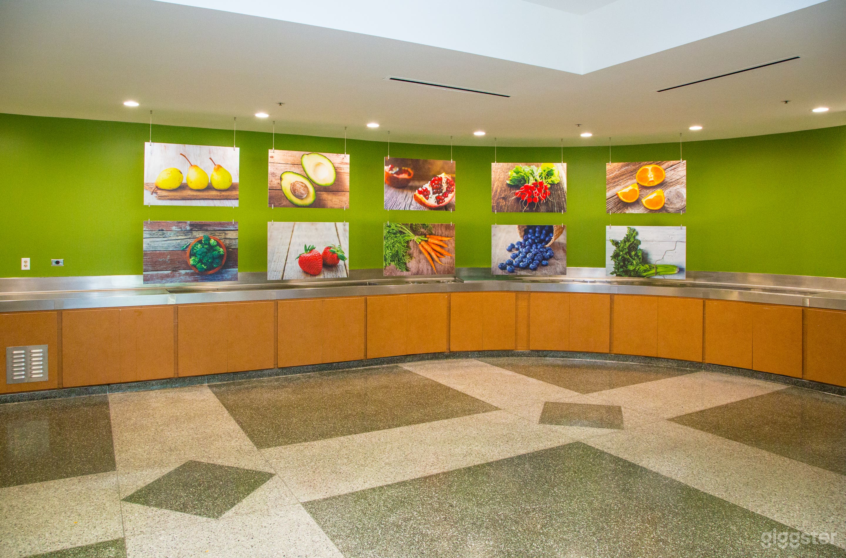 Rosewood  Cafe & Game Room Photo 4