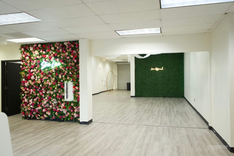  Chic, Picture Perfect Event Space w/ High Ceiling 