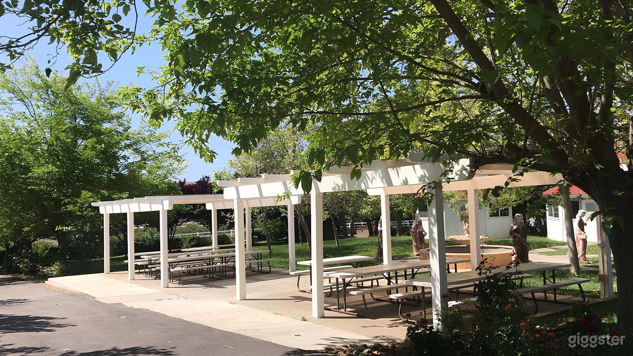 Garden, Pergola with Picnic Benches Photo 4