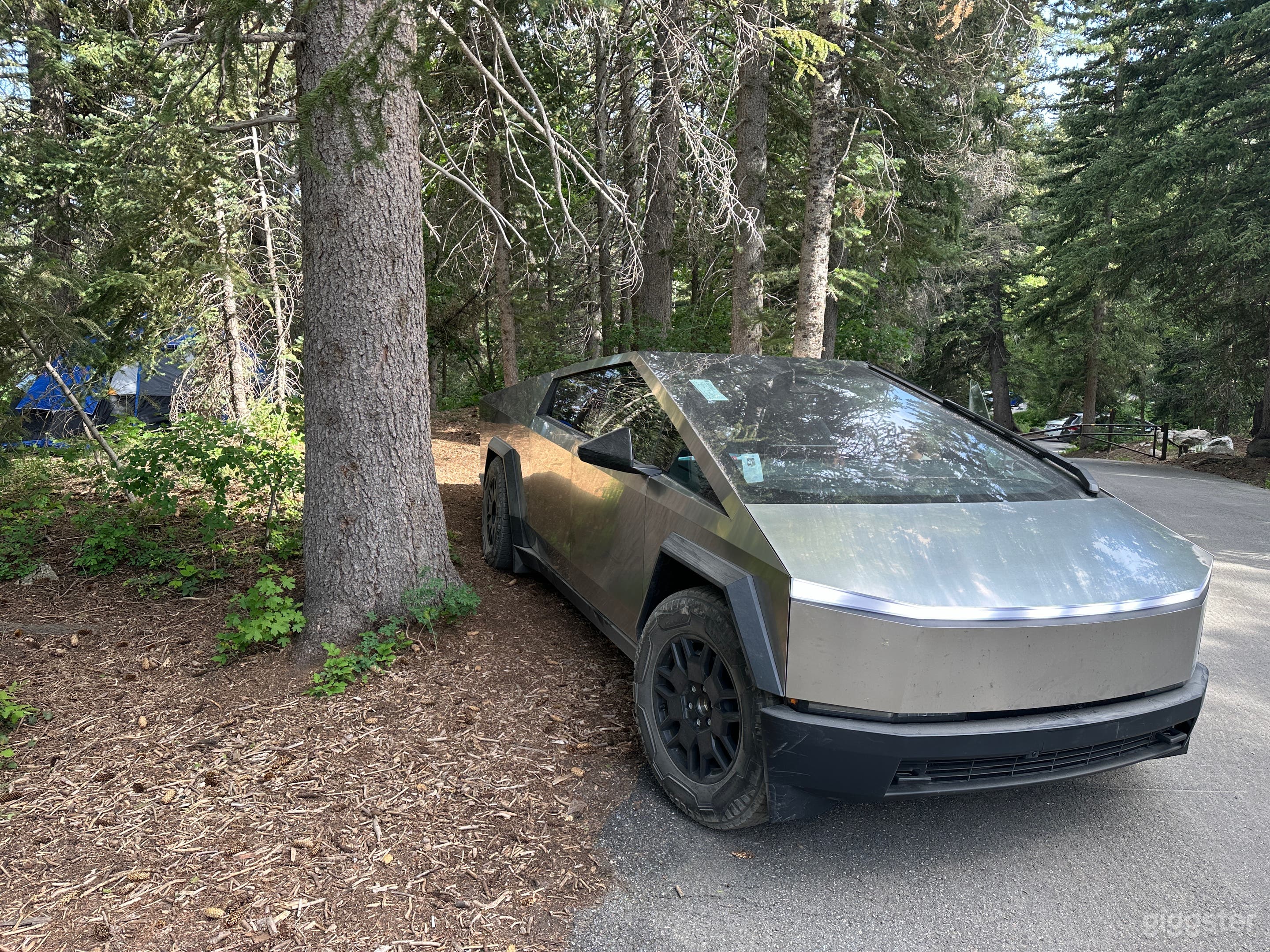 Iconic Tesla Cybertruck for Stunning Visuals Photo 1