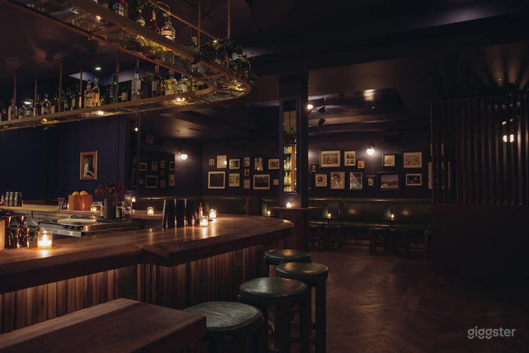  Beautiful Mid-Century Art Deco Cocktail Bar 