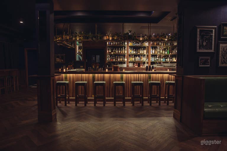  Beautiful Mid-Century Art Deco Cocktail Bar 