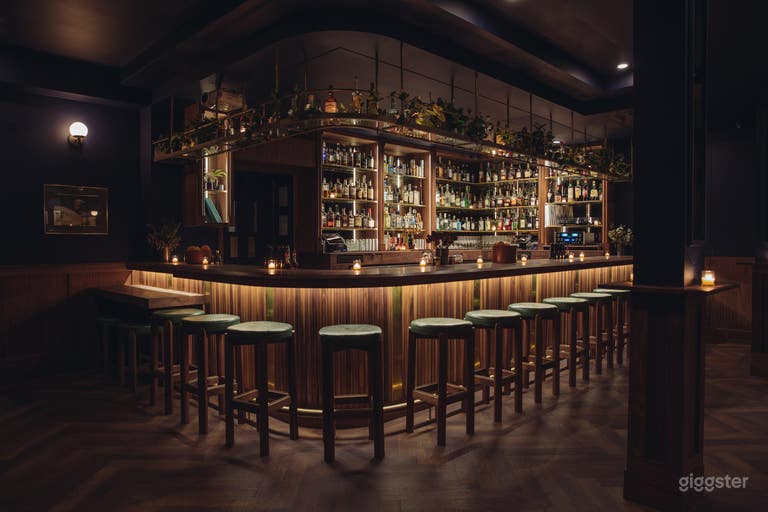  Beautiful Mid-Century Art Deco Cocktail Bar 