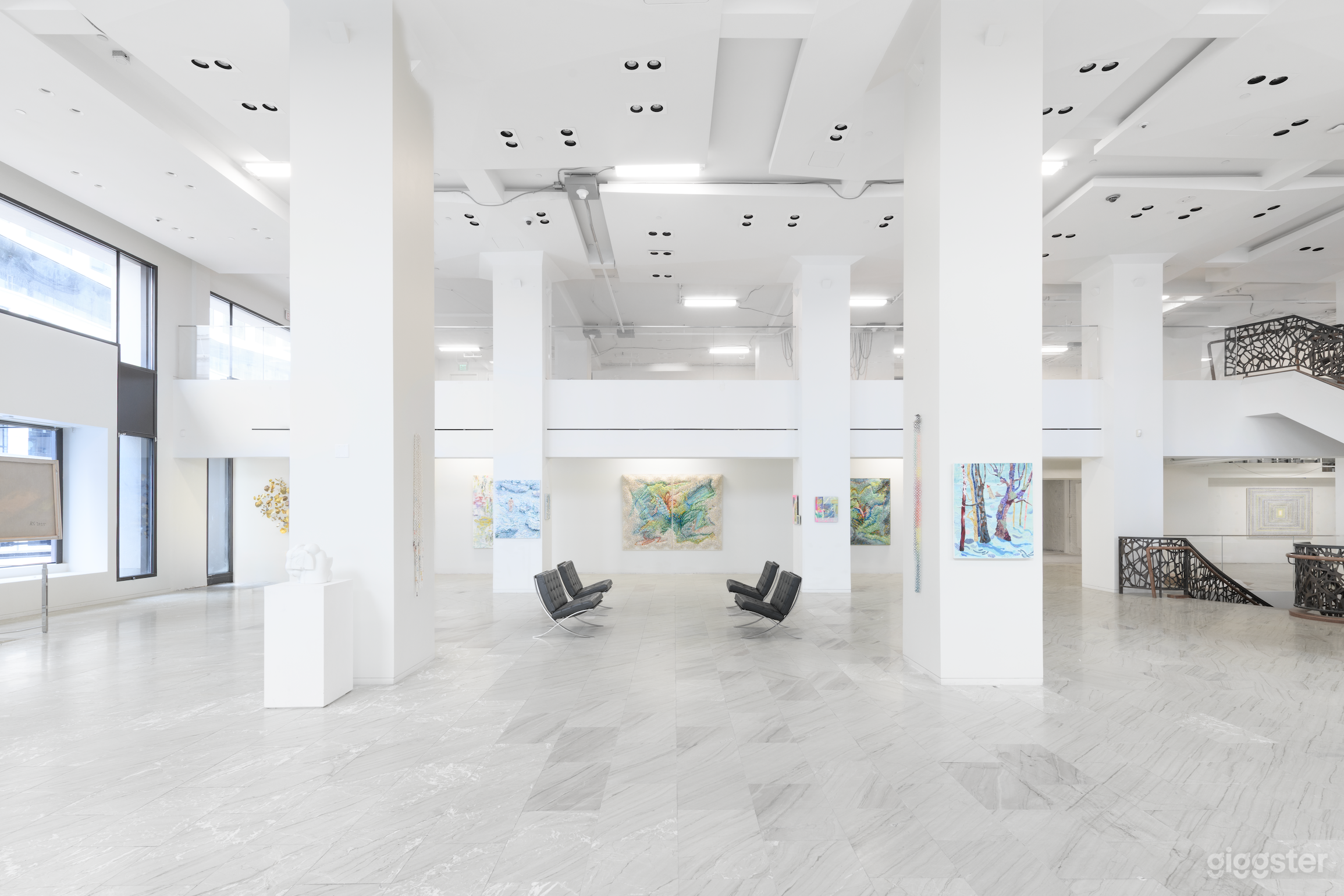 Expansive Light-Filled Gallery | Historic Barneys Building Photo 4
