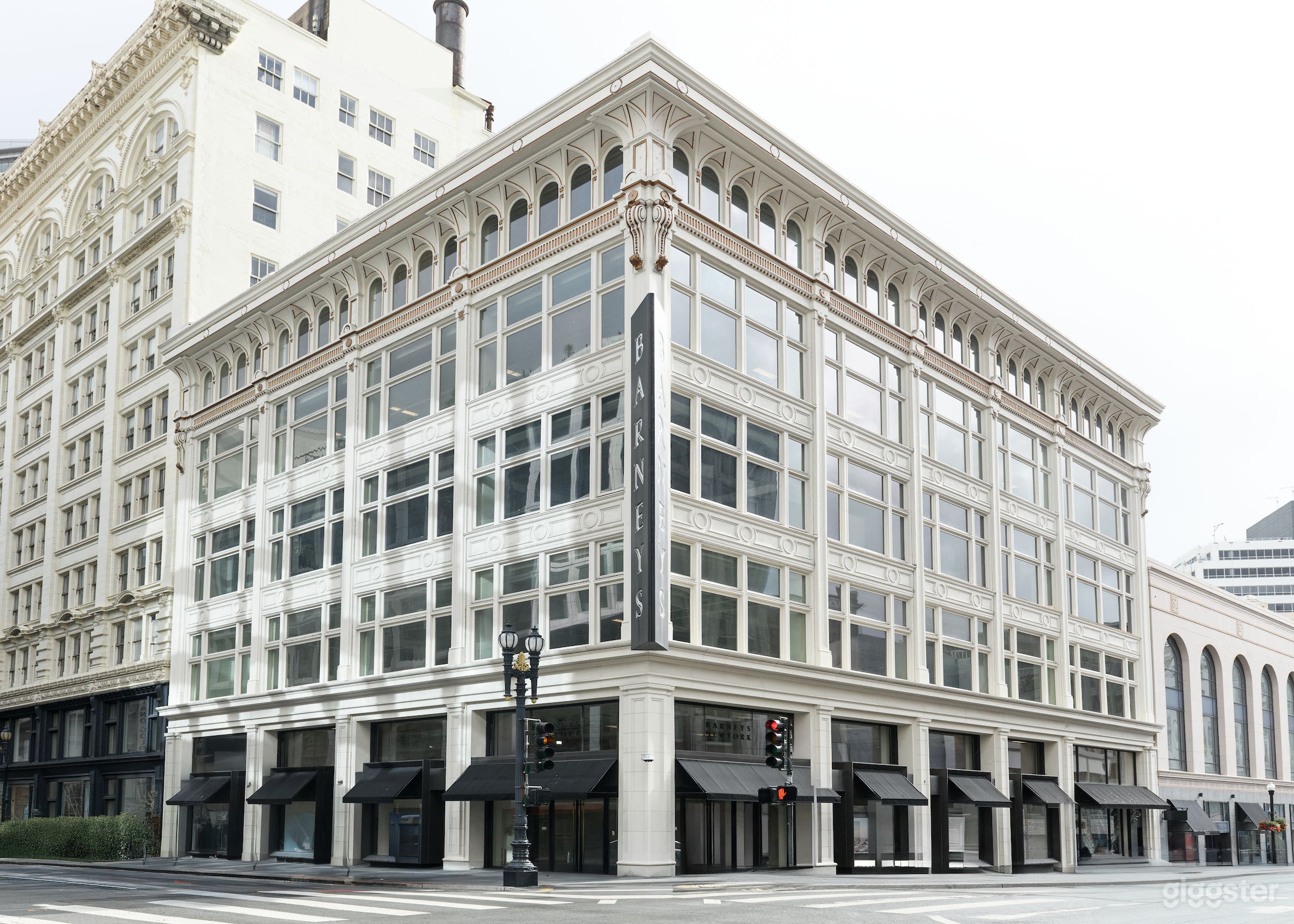 Expansive Light-Filled Gallery | Historic Barneys Building Photo 1