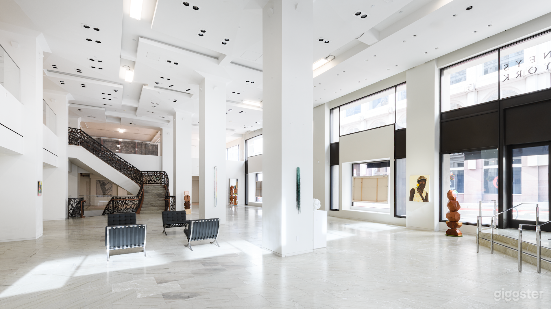 Expansive Light-Filled Gallery | Historic Barneys Building Photo 3