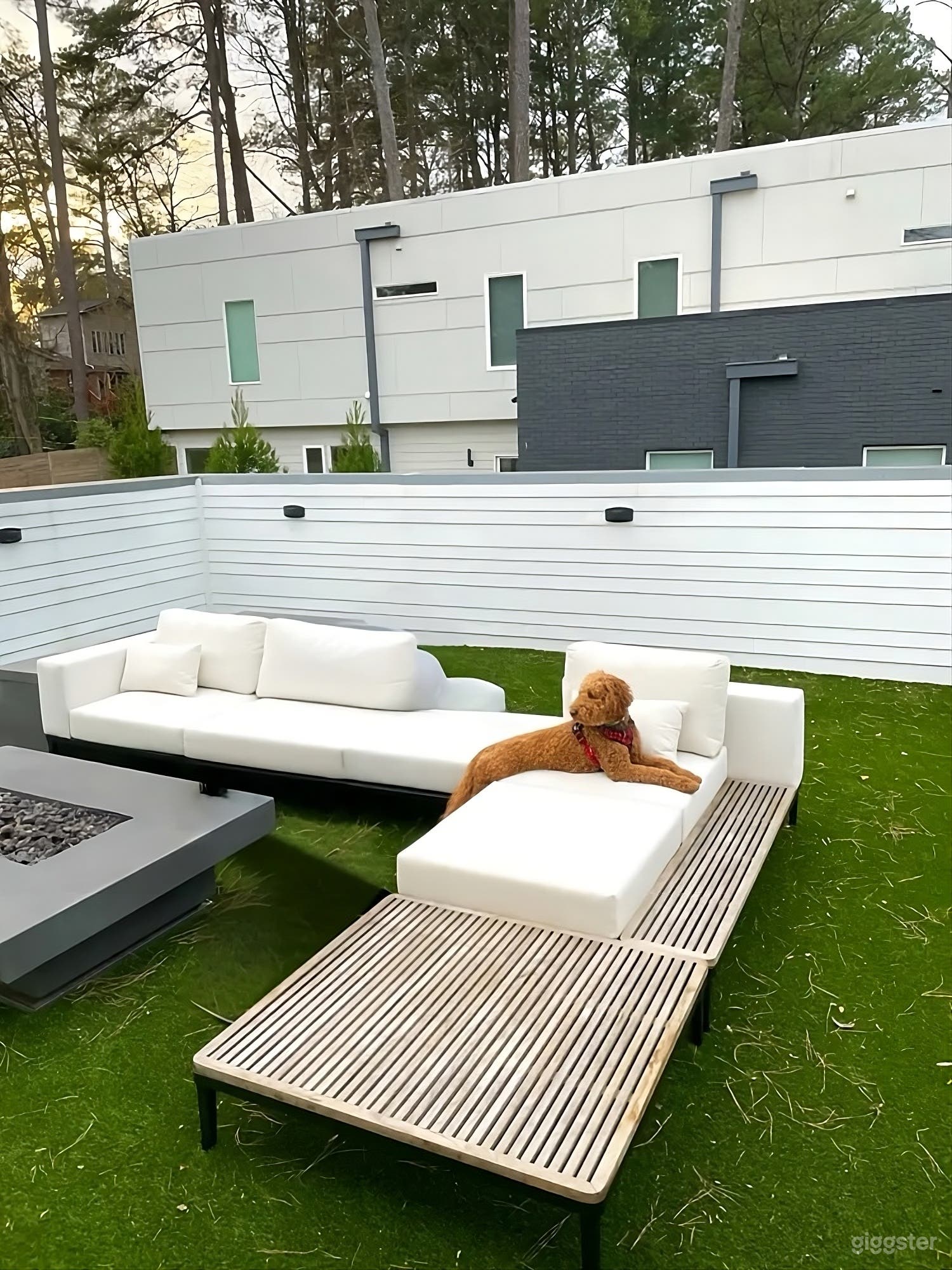 Modern Backyard with Outdoor Movie Setup Photo 3