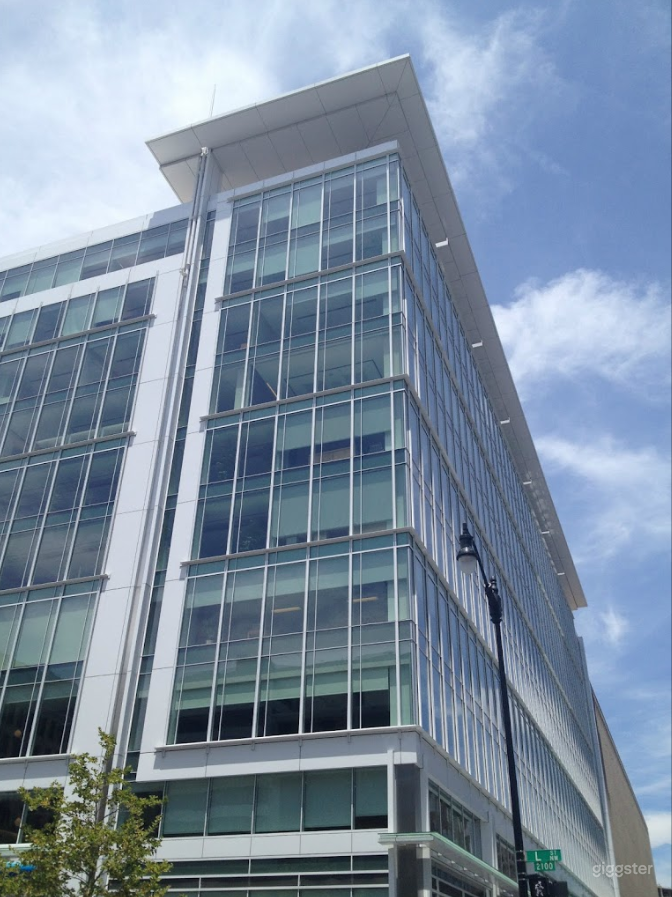  Highly-Equipped Office for 4 People   