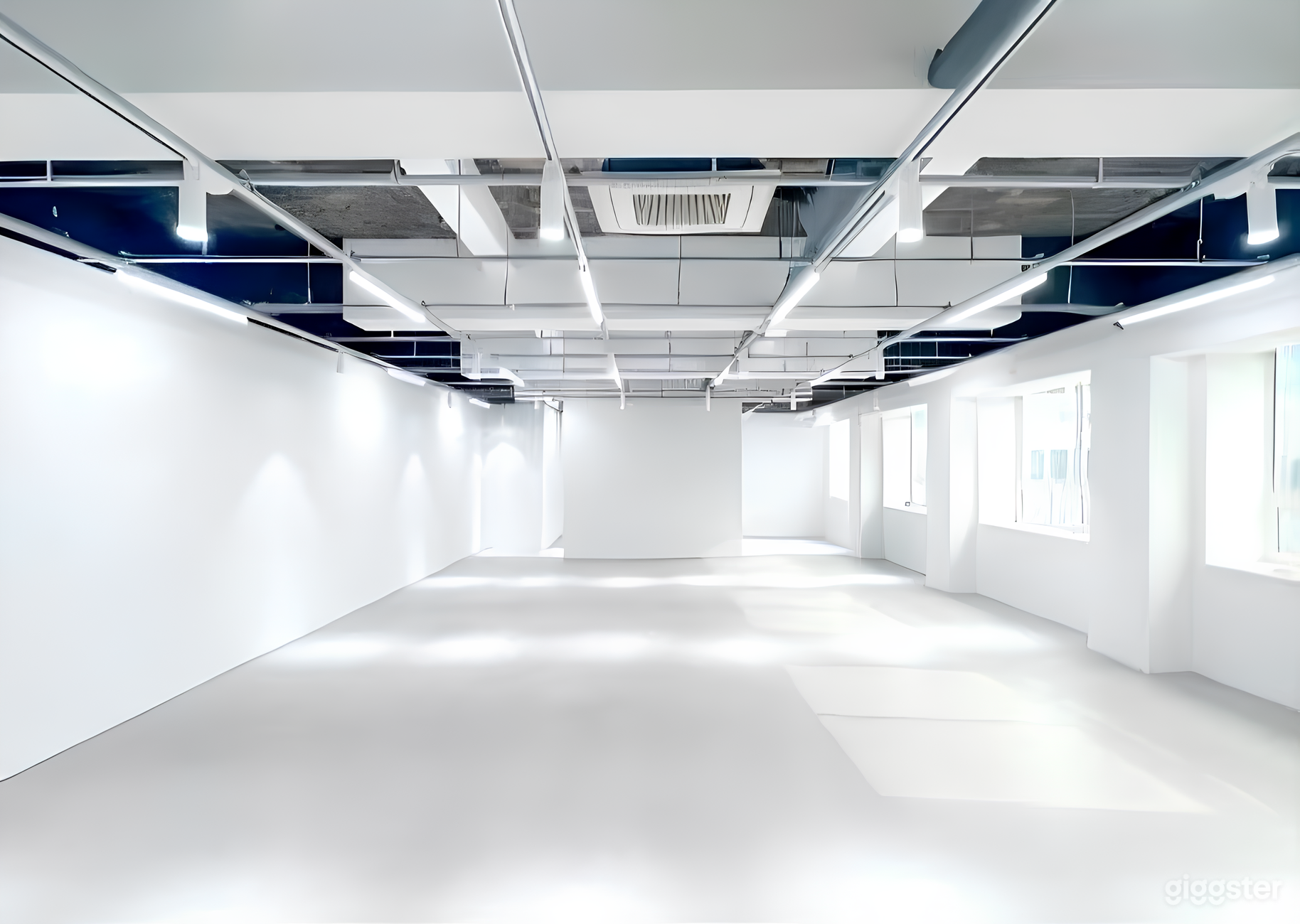 Spacious and Comfortable Gallery Space Photo 1