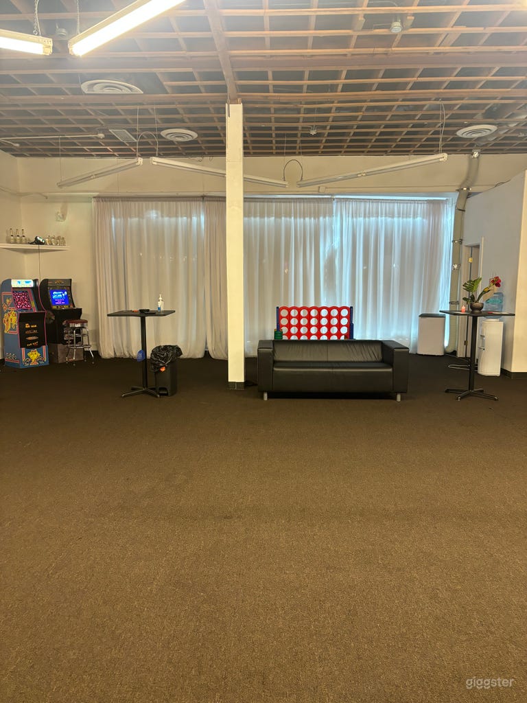  Event Space 
