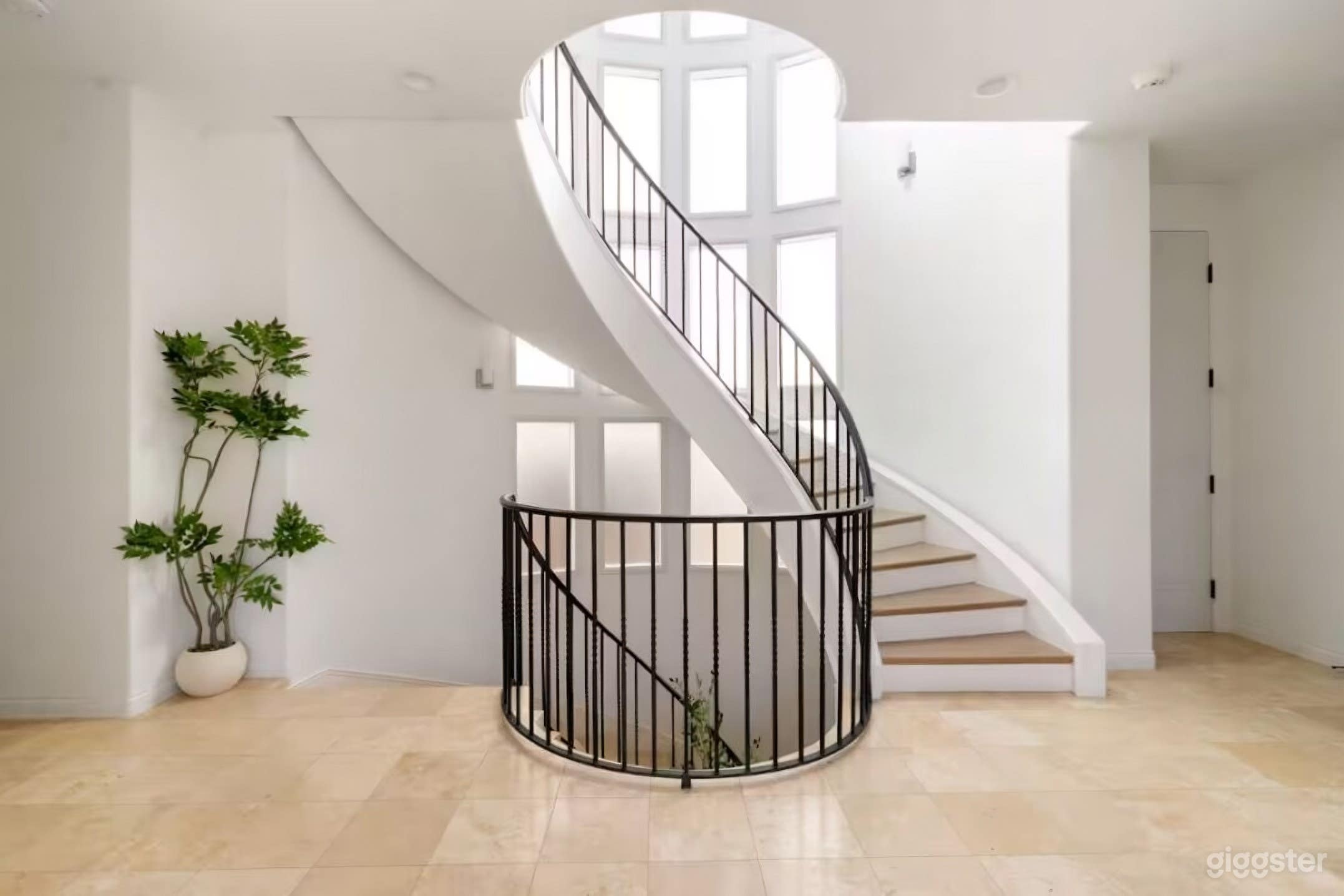 Modern Coastal Luxury Home in Manhattan Beach w/ Iconic Gran Photo 1