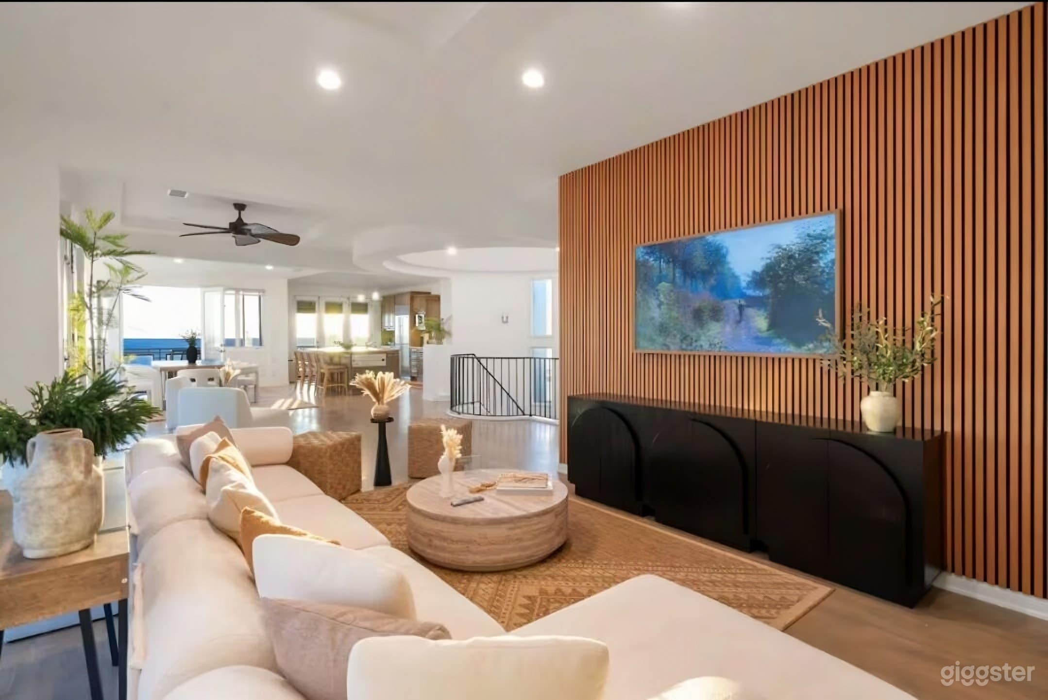 Modern Coastal Luxury Home in Manhattan Beach w/ Iconic Gran Photo 4