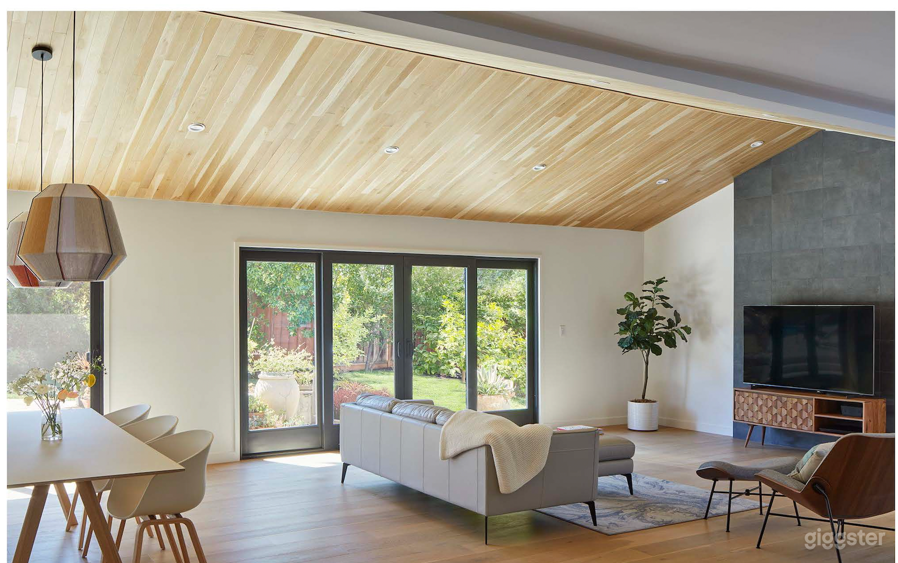 Authentic Mid-Century Modern Home – Film/Photo Rea Photo 1