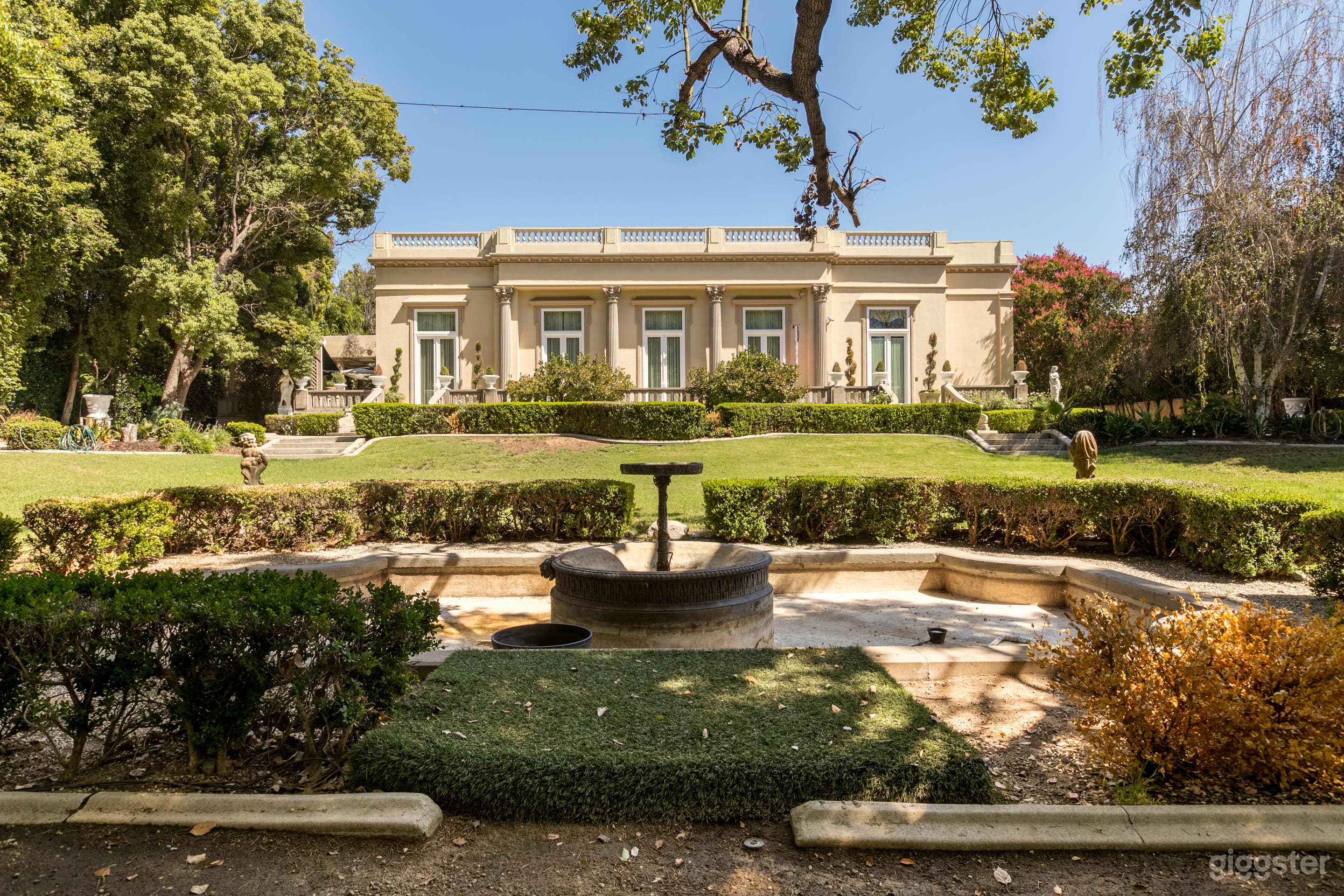 Pasadena Renaissance Photo 2