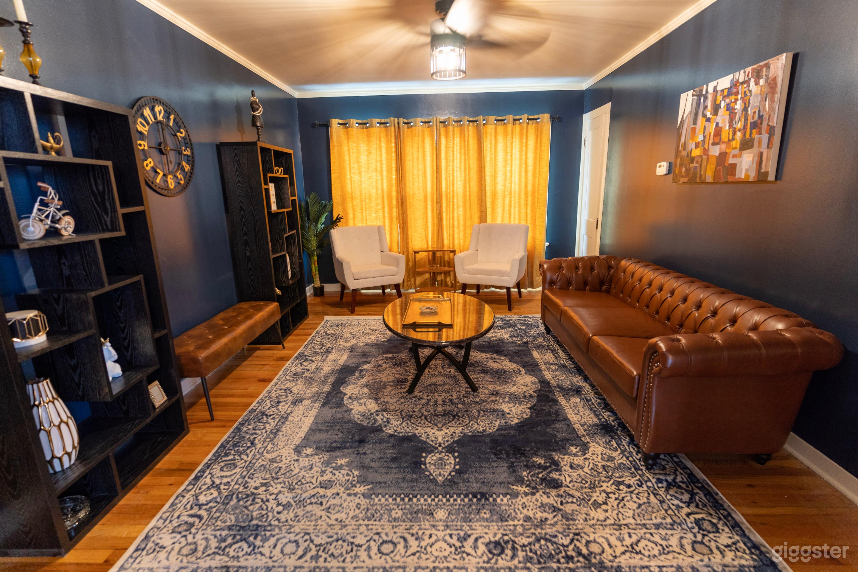 Modern, Urban Simplicity Photo 3