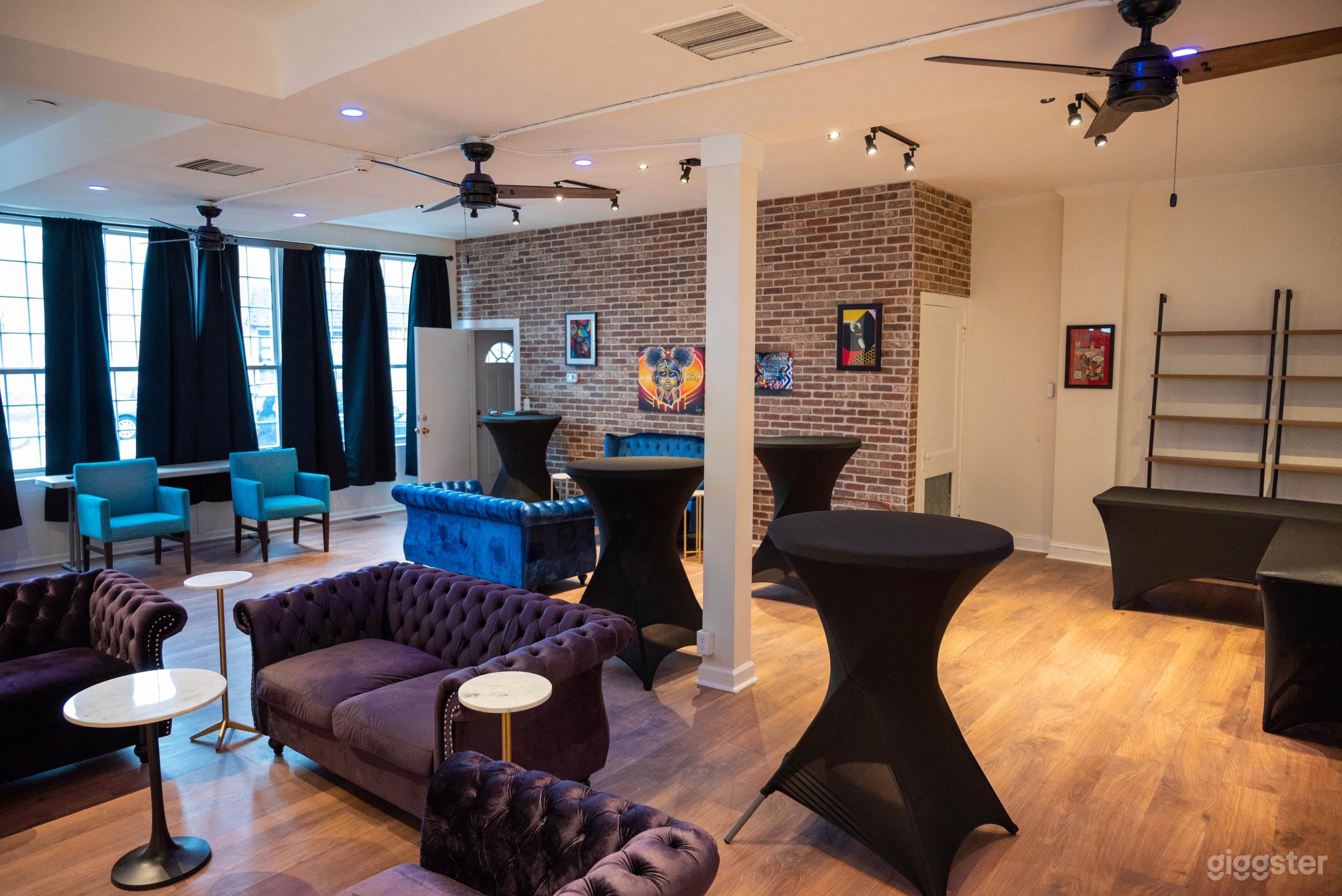 Modern, Urban Simplicity Photo 1