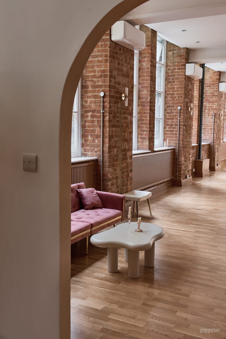  Upper Floor studio 