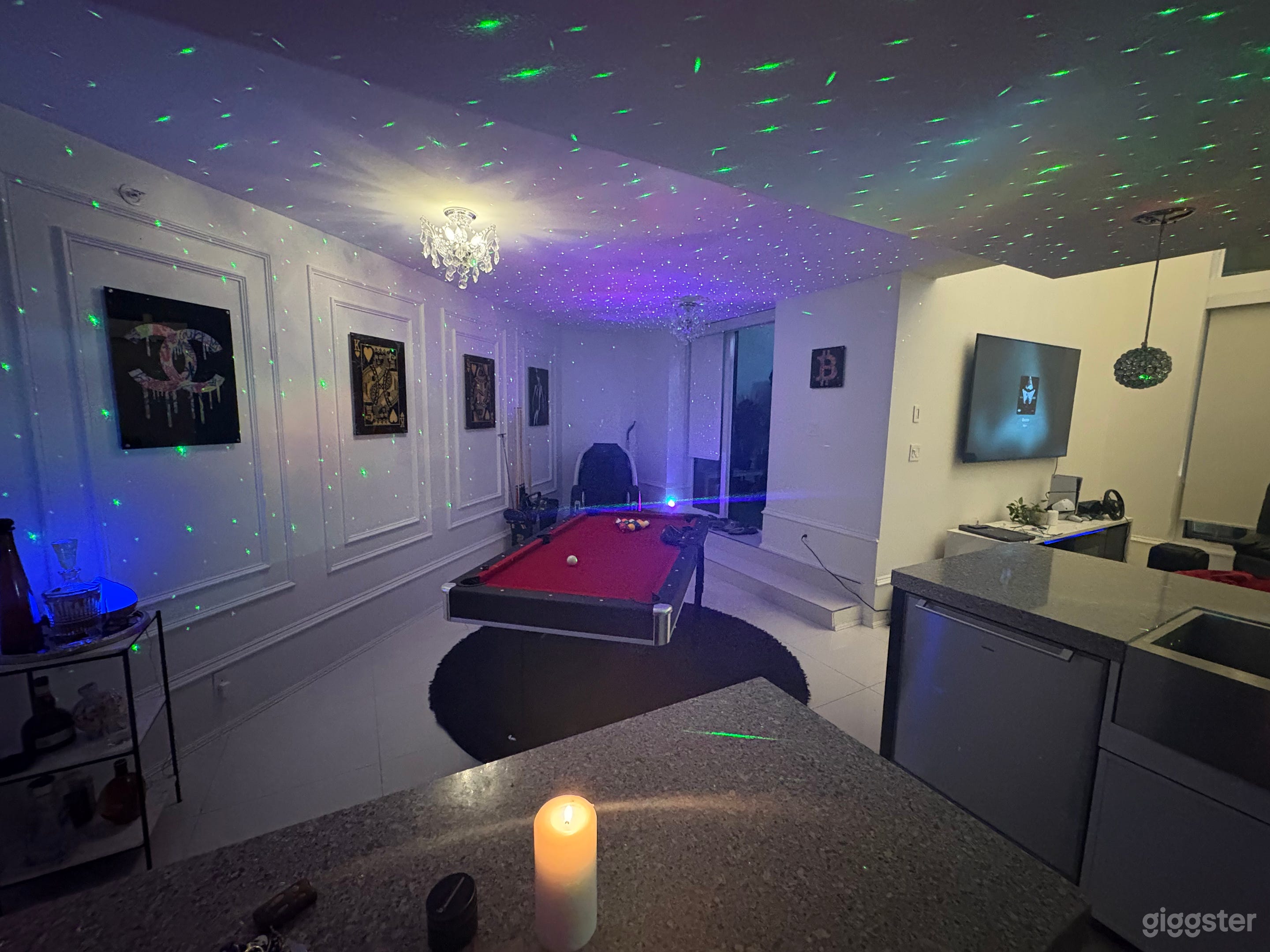 Luxury Downtown | Hot Tub | Productions & Parties Photo 1
