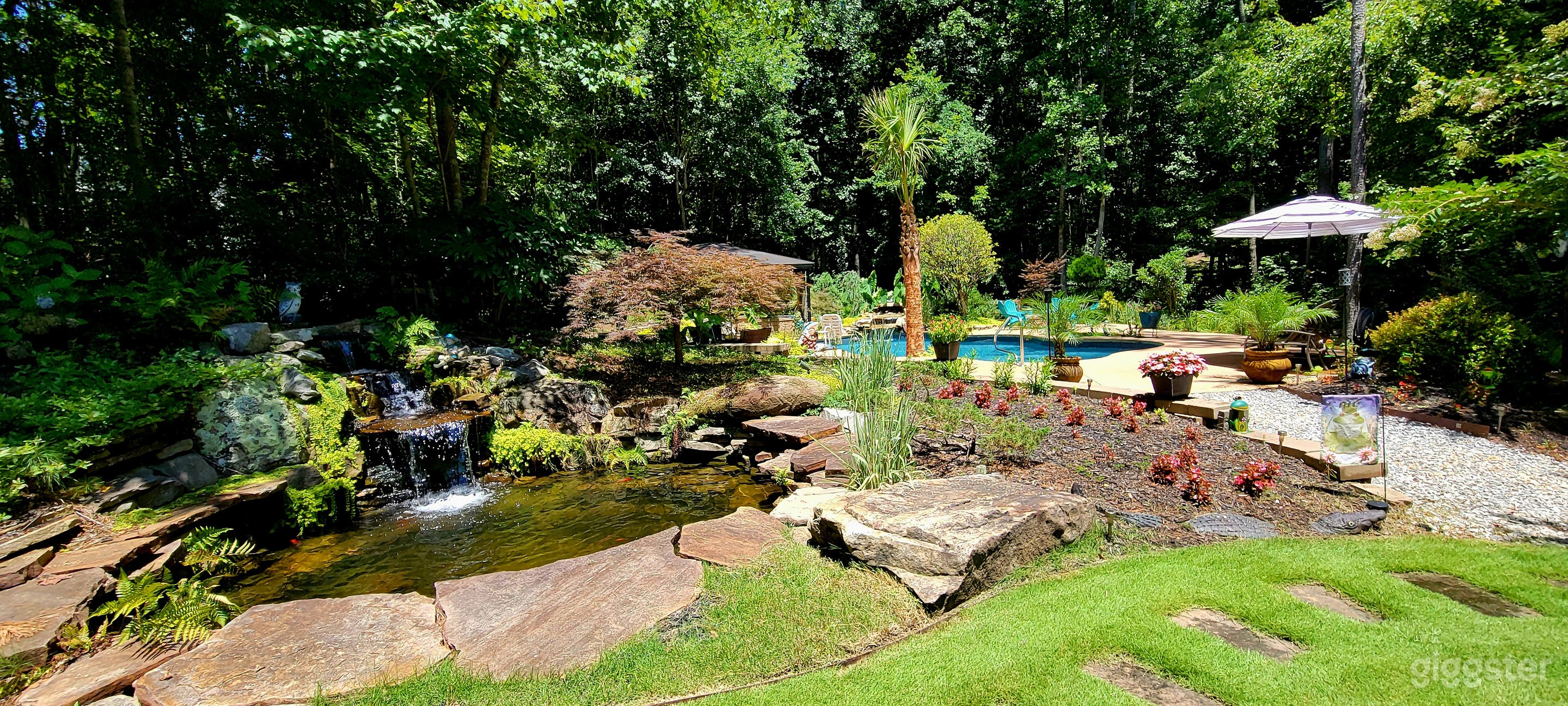 Beautiful Backyard - Large Pond, Waterfalls &amp; Pool Photo 3