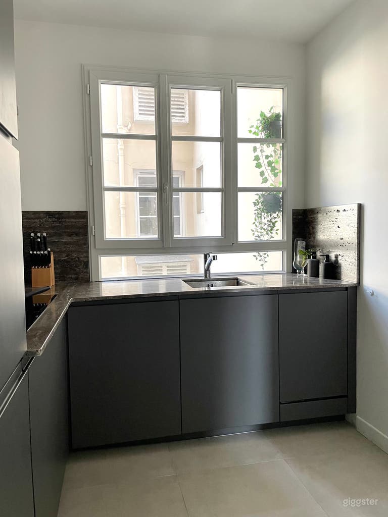  Sophisticated Contemporary Space in the Heart of the City 