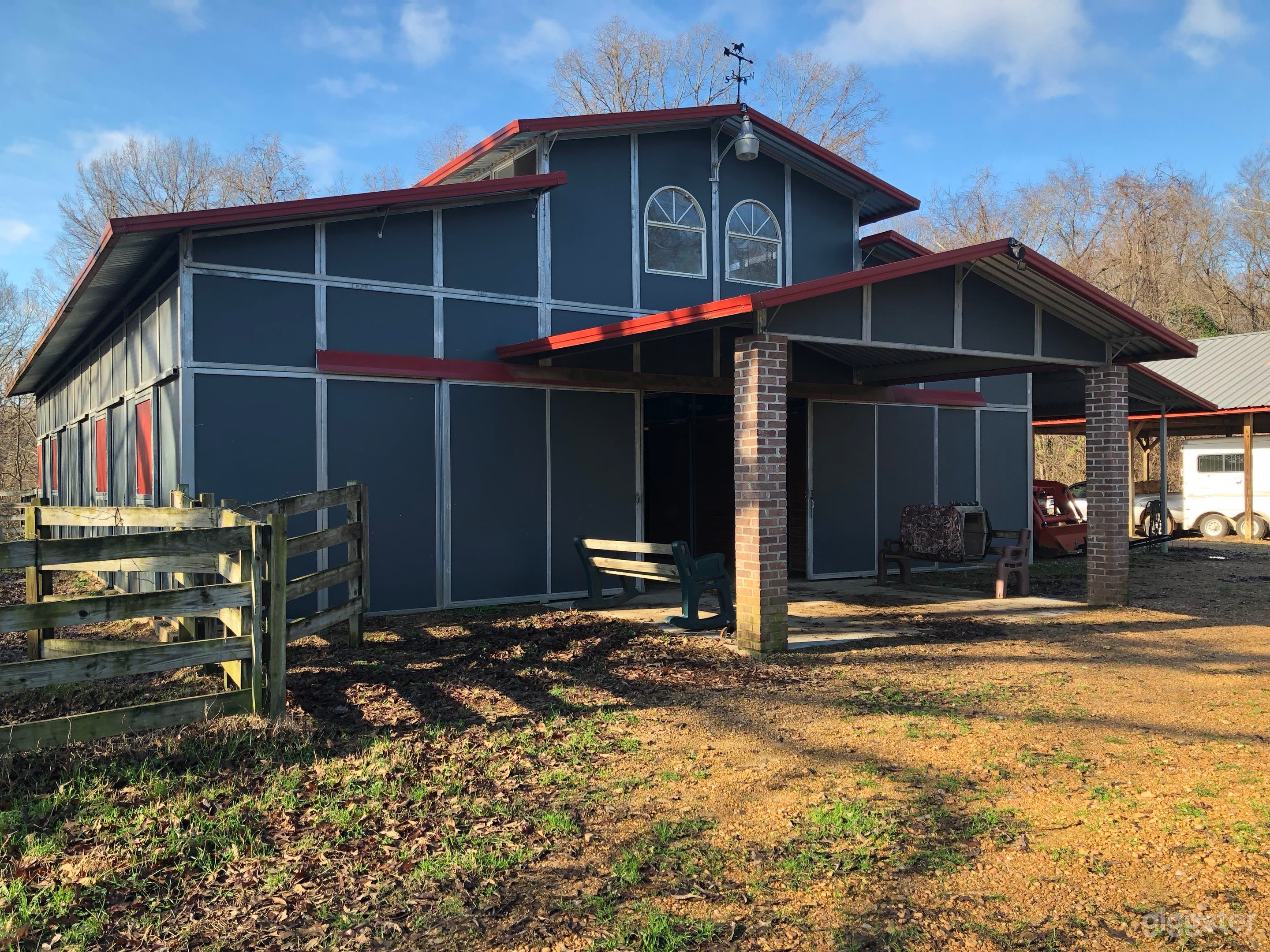 4-stall barn