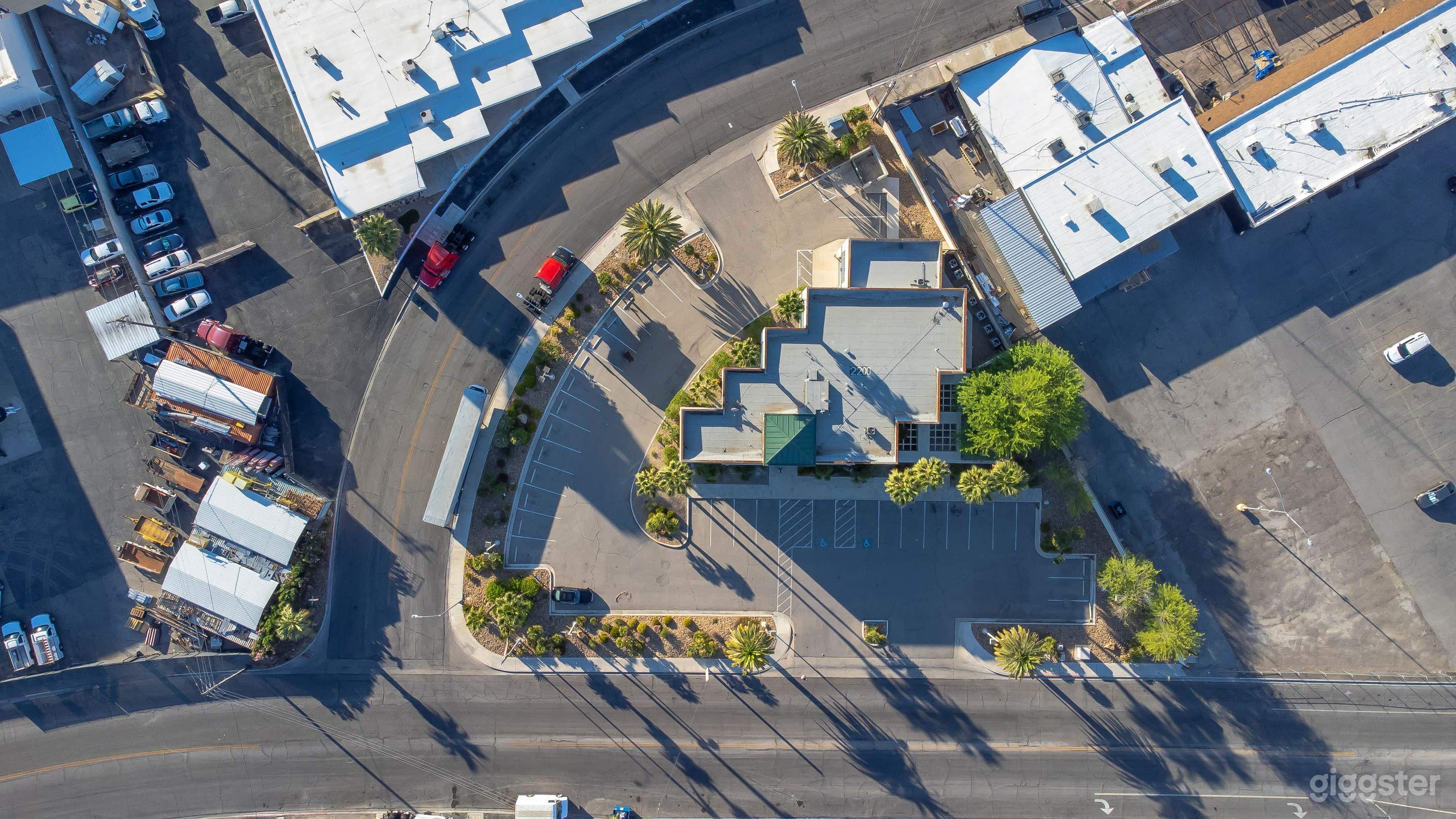 Spacious 32-Space Parking Lot – for Productions &amp; Events Photo 1