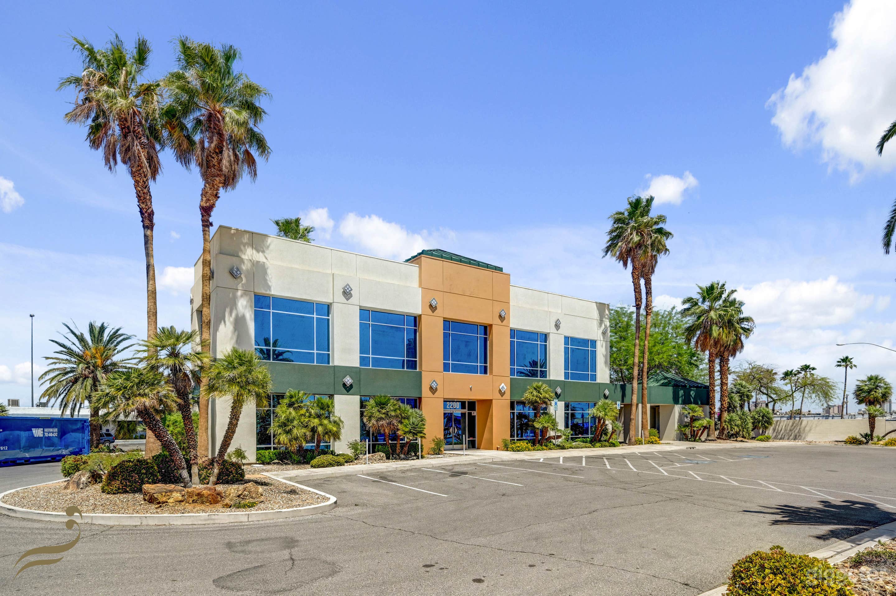 Spacious 32-Space Parking Lot – for Productions &amp; Events Photo 4