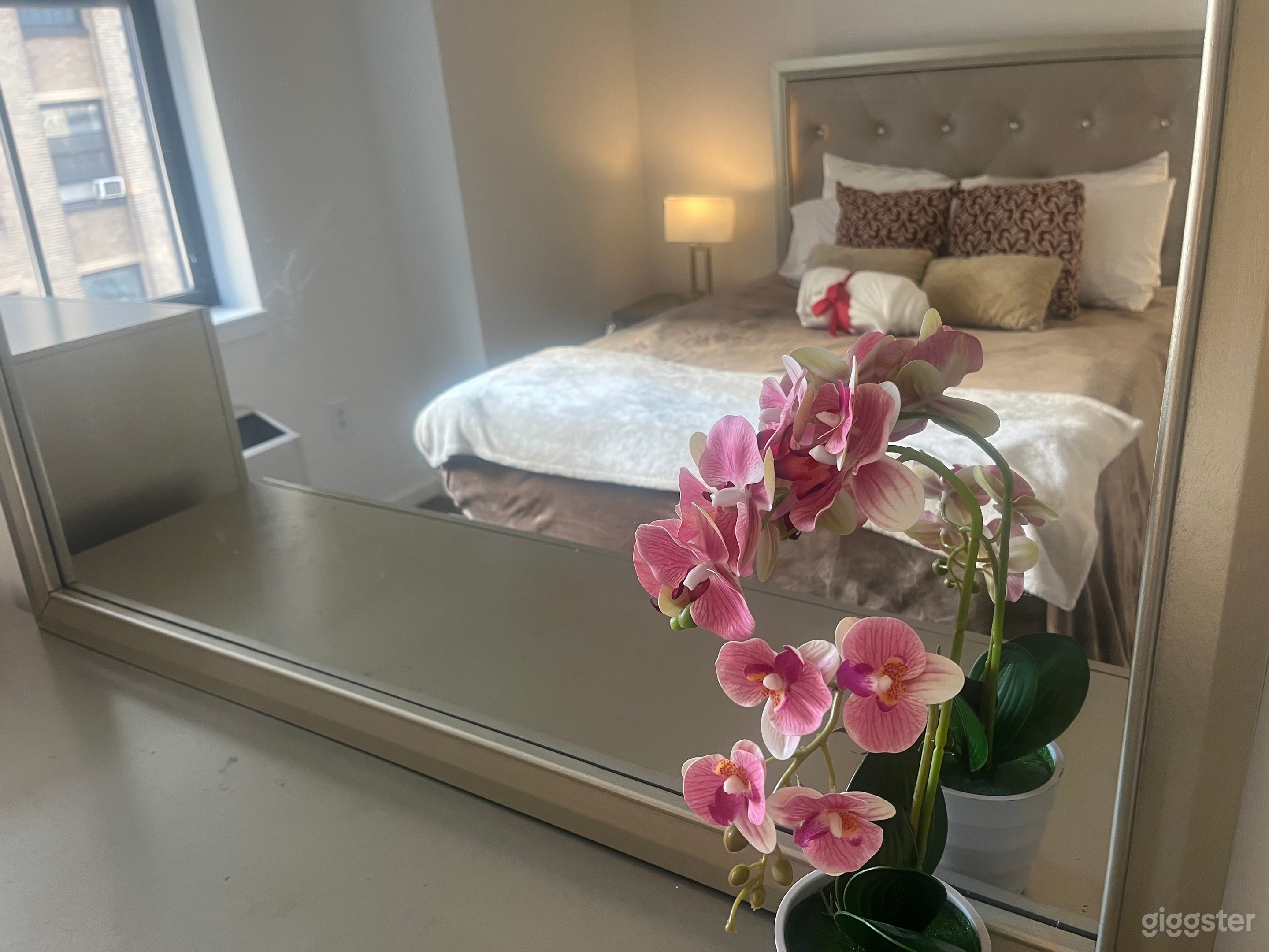 Beautiful Luxury Apartment near NYC! Large Windows Photo 1