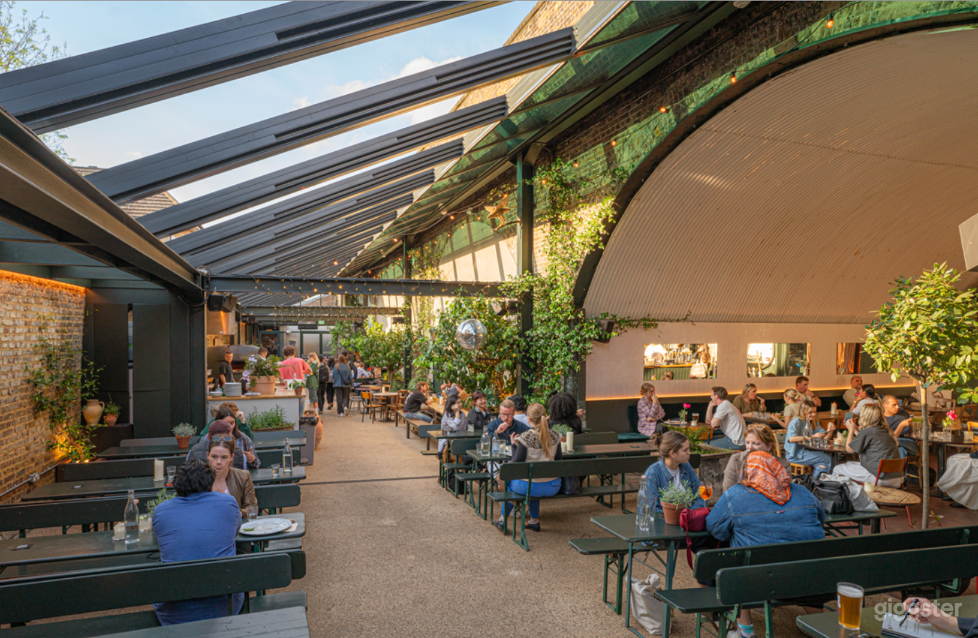 Unique Restaurant and Hidden Garden in London  Photo 1