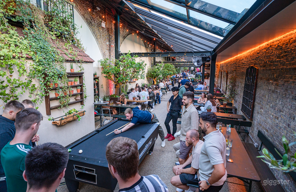 Unique Restaurant and Hidden Garden in London  Photo 2