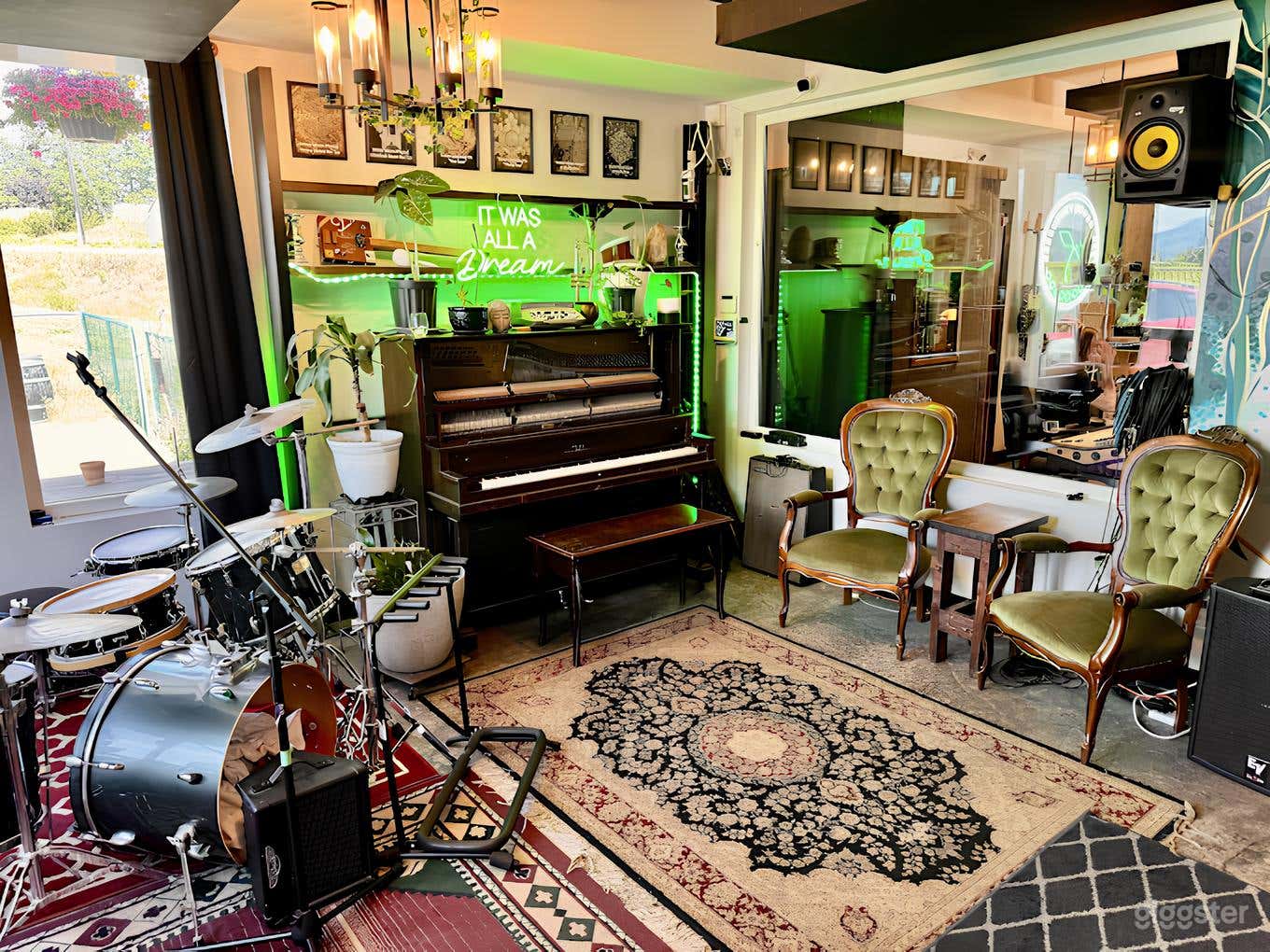 Kelowna's Premier Recording/Rehearsal Studio &amp; Coffee Shop (Entire Space) Photo 3