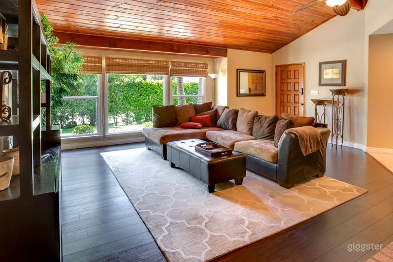  Beautiful Burbank Three Bedroom 