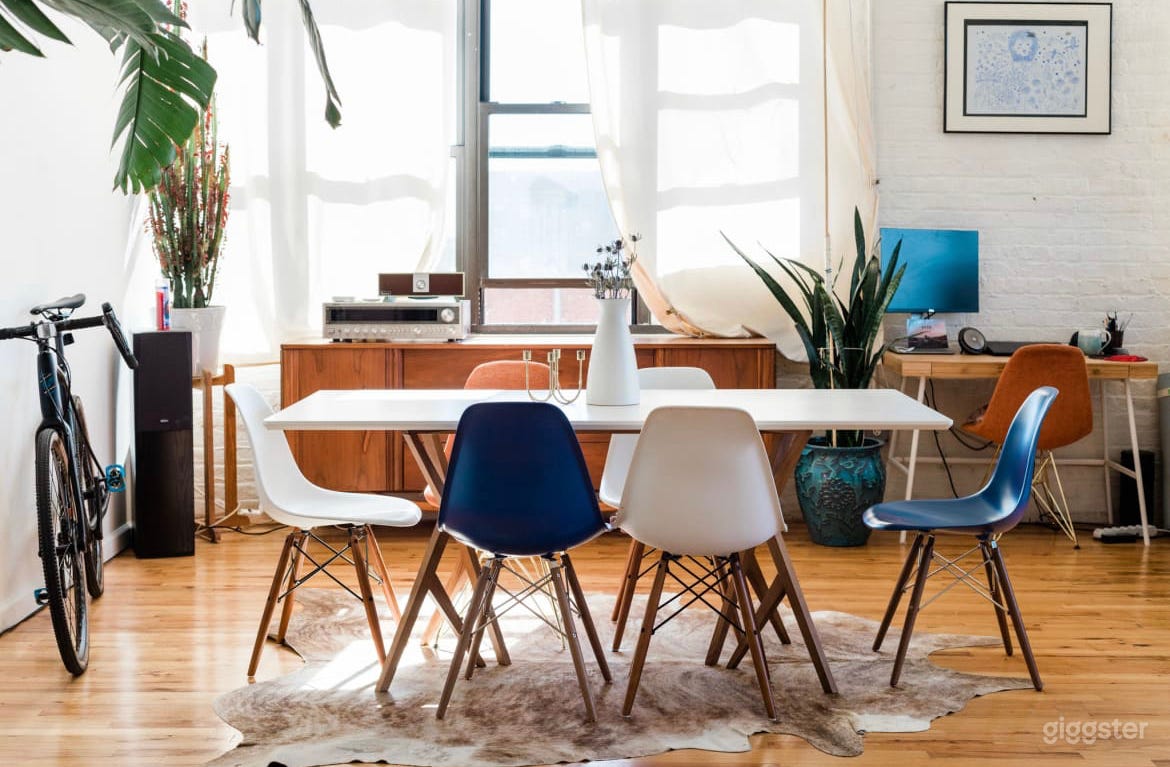 Bright Loft Space With Amazing Light Photo 2