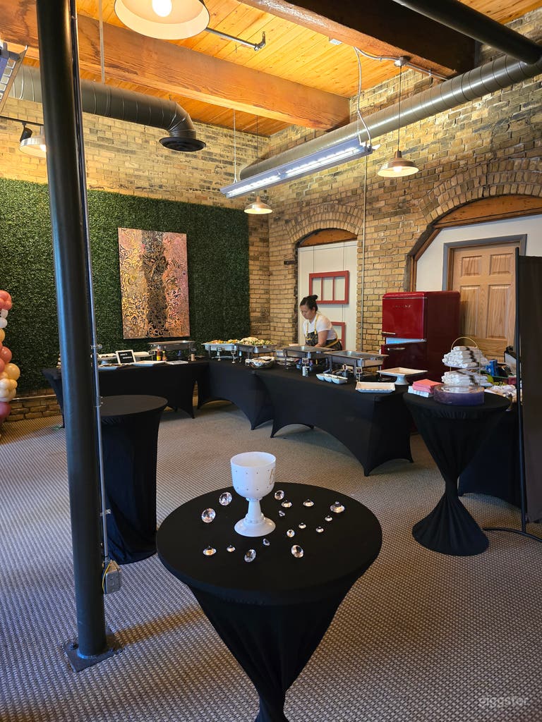  North Loop Venue in the historical building! 