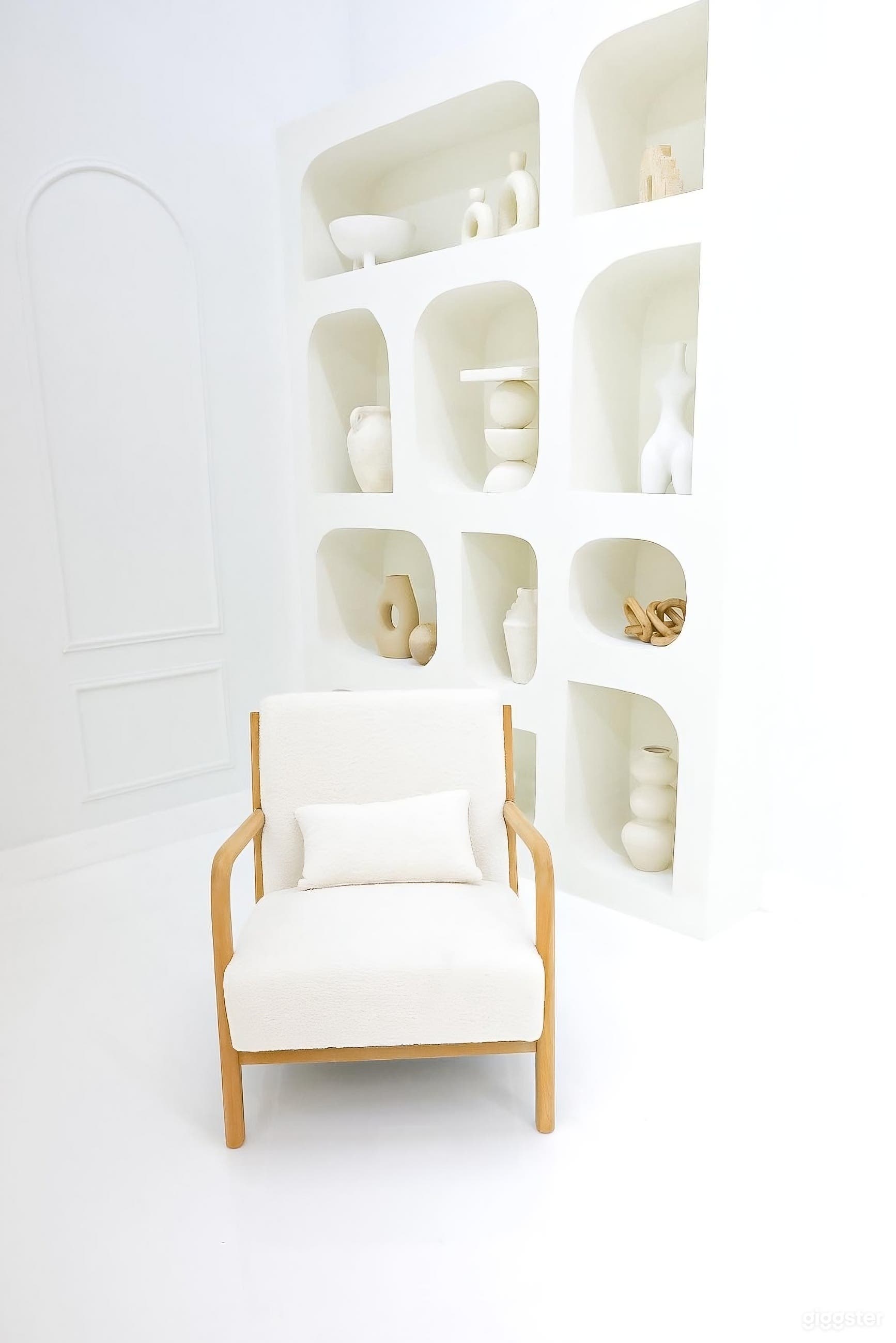 Modern All-White Photo Studio In Port Saint Lucie, Florida Photo 2