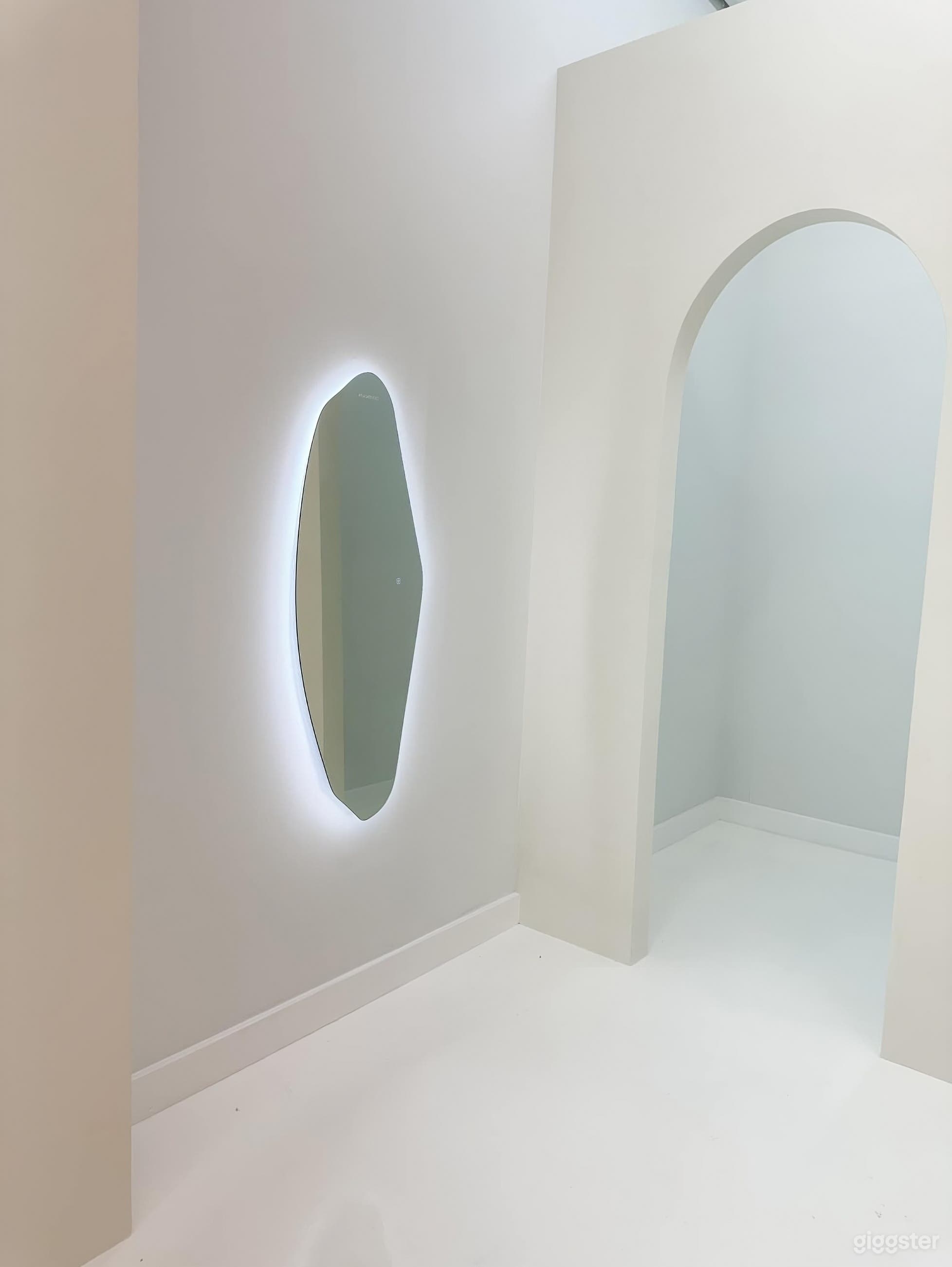 Modern All-White Photo Studio In Port Saint Lucie, Florida Photo 3