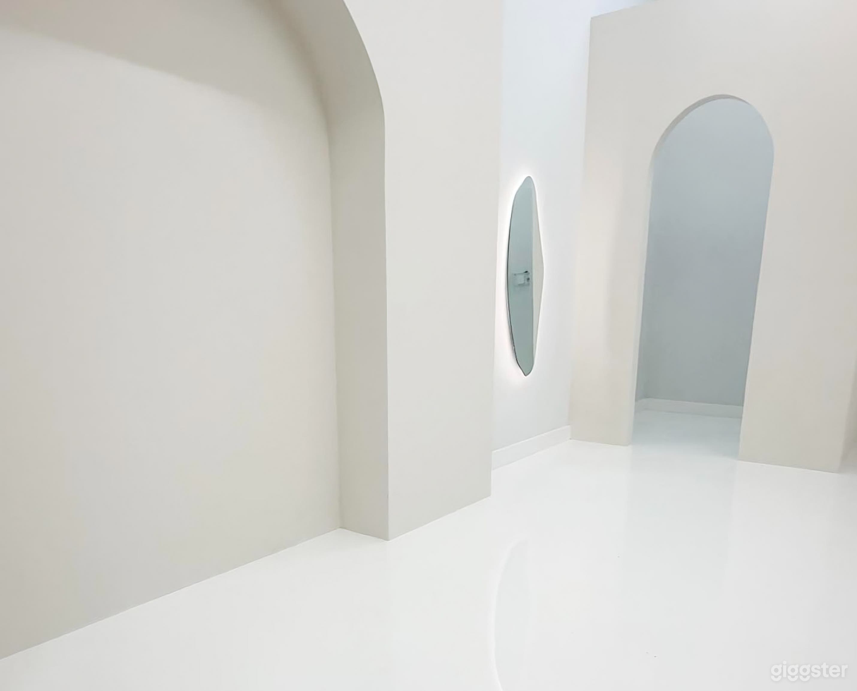 Modern All-White Photo Studio In Port Saint Lucie, Florida Photo 1