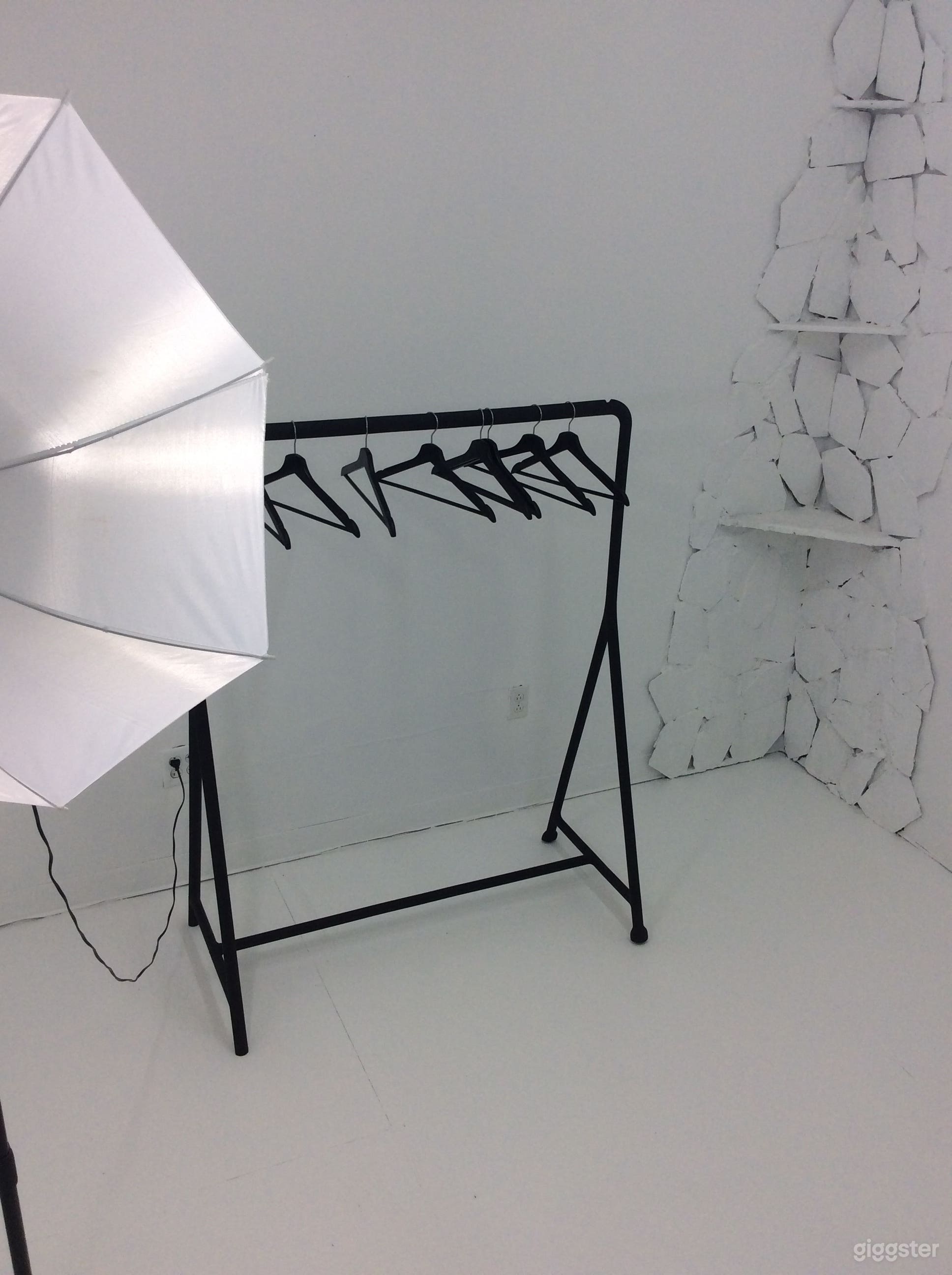 Pop Up Gallery  Photo 3