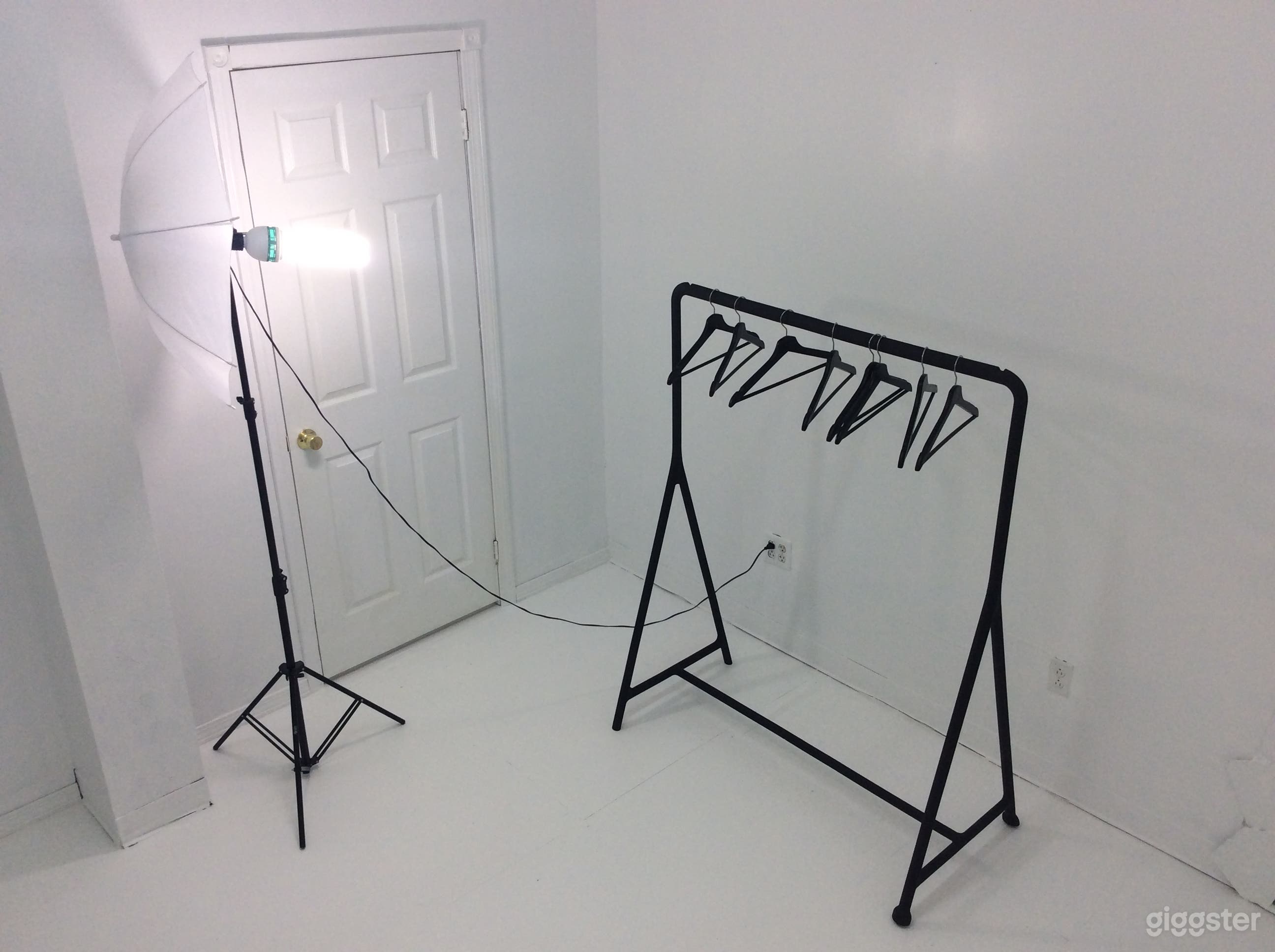 Pop Up Gallery  Photo 1