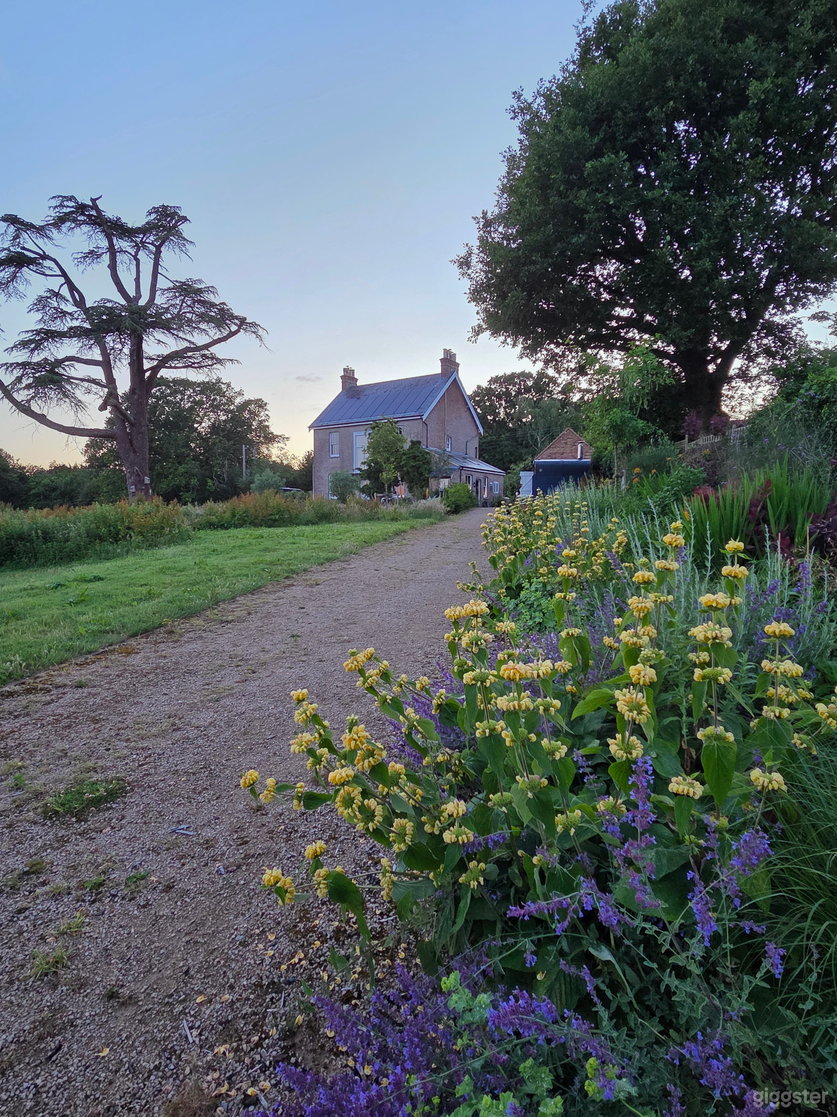 A substantial unaltered Victorian manor house in Buxted Photo 2