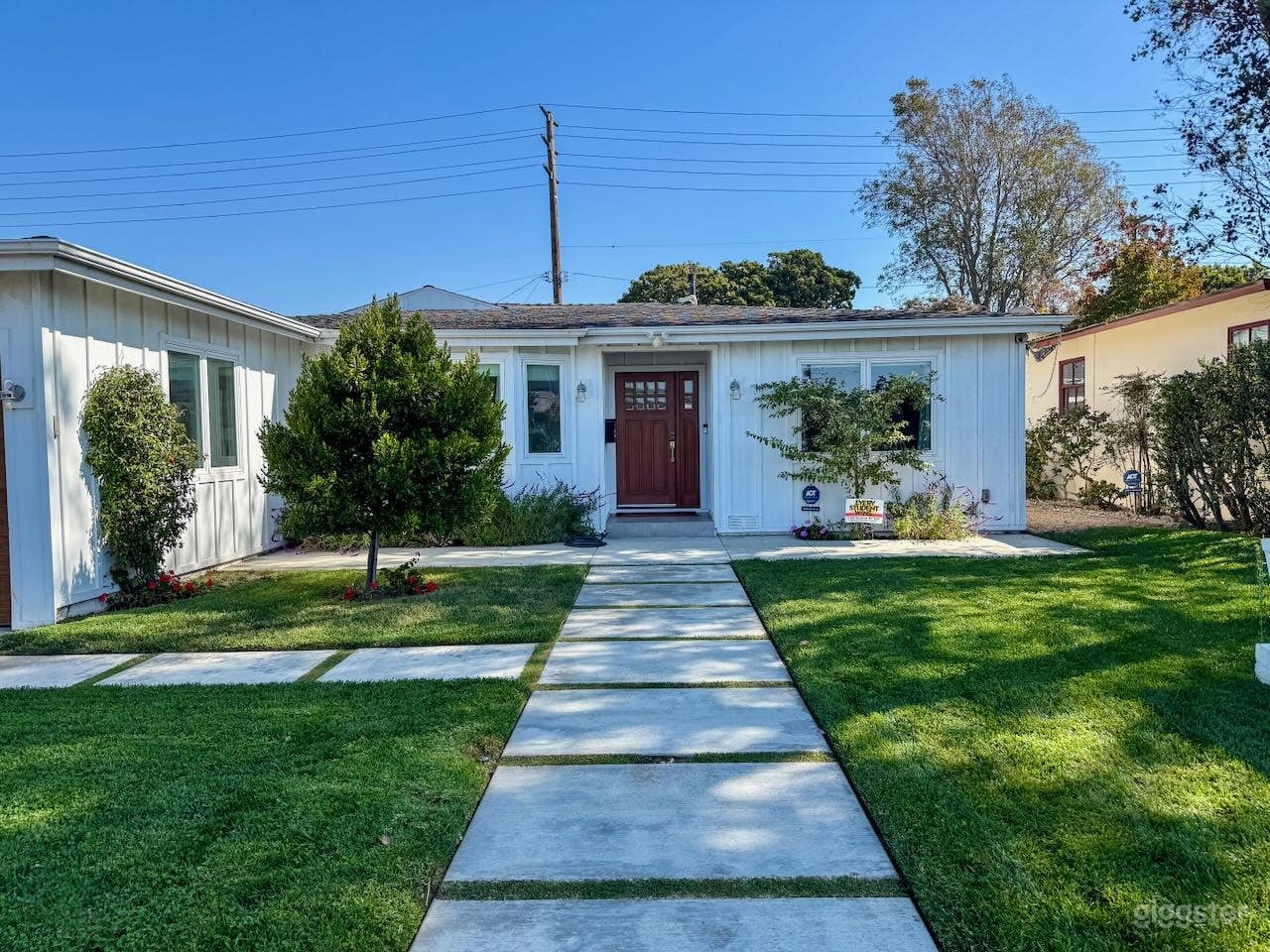 Stylish California Lifestyle Farmhouse Photo 4