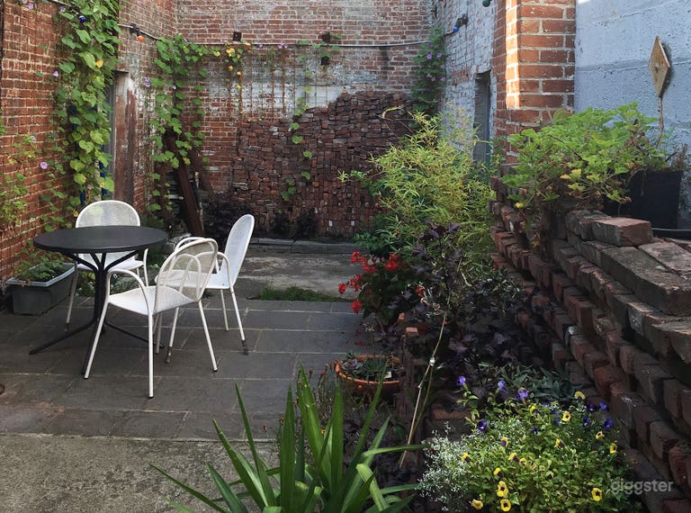  Rustic loft, modern kitchen, private garden 