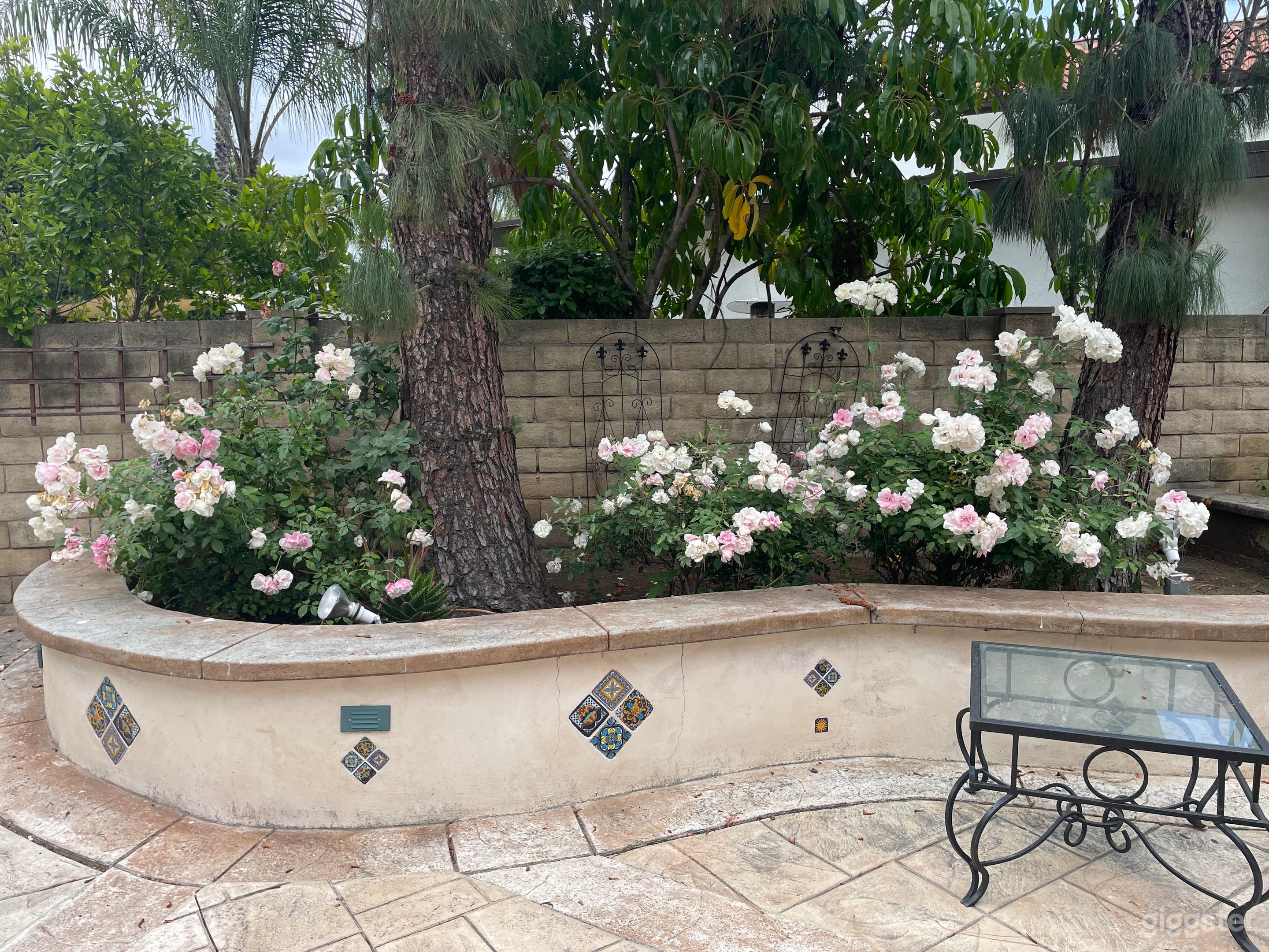 Flower bed on side patio