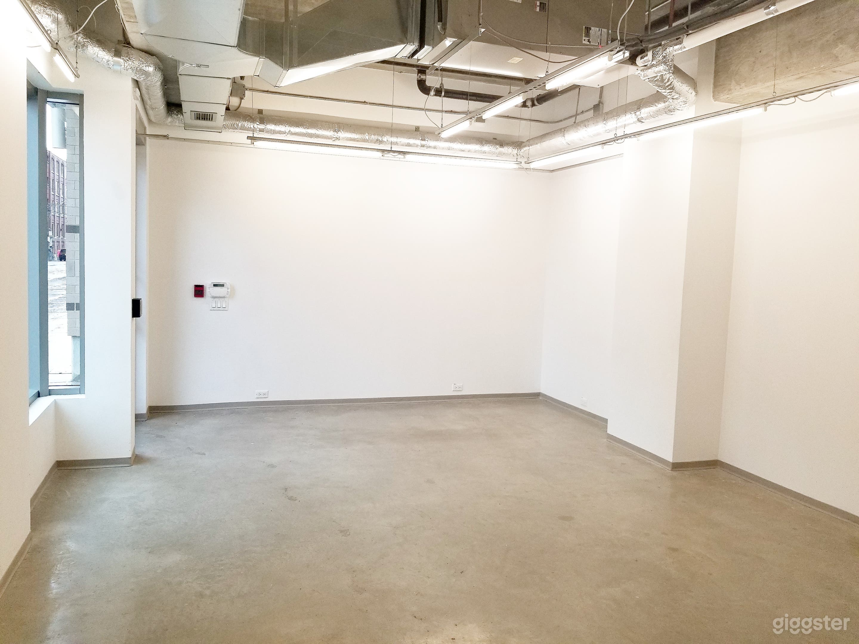 Downtown Toronto Art Gallery and Event Space Photo 3