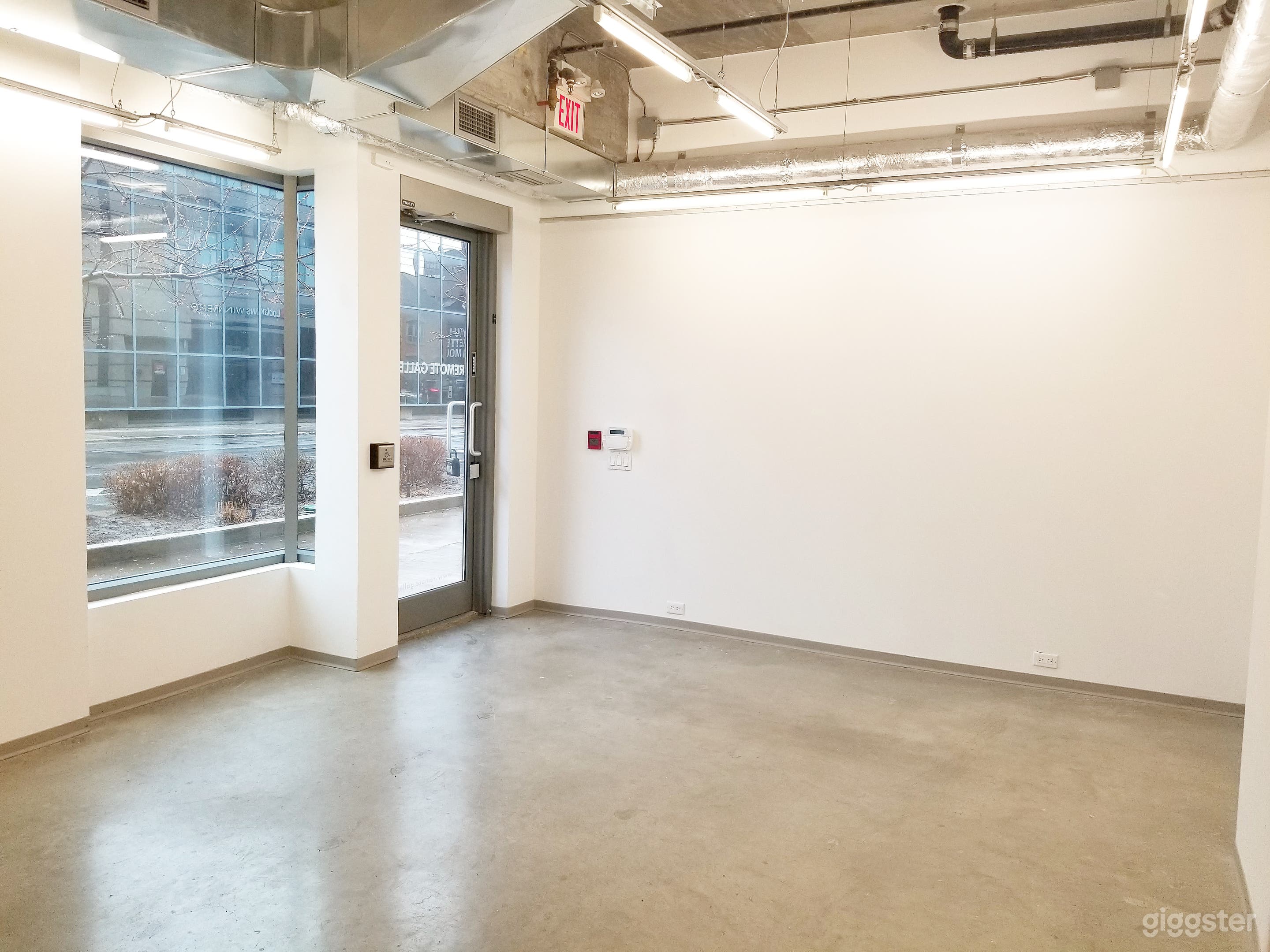 Downtown Toronto Art Gallery and Event Space Photo 2
