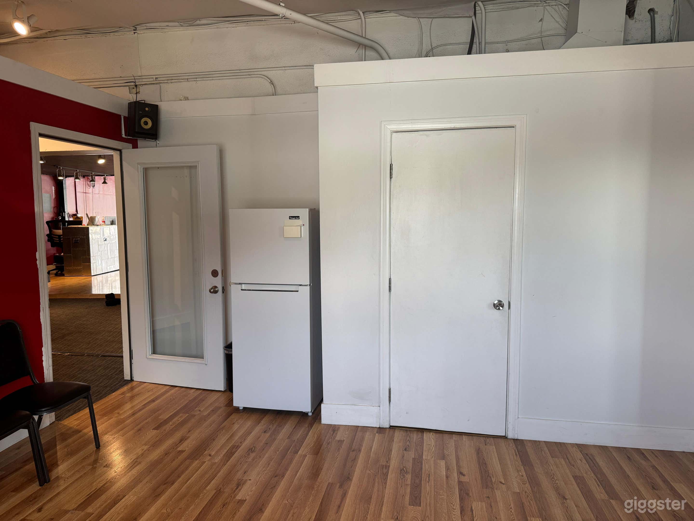 Mambo Room - Sherman Oaks/ The Valley Dance Studio Photo 4