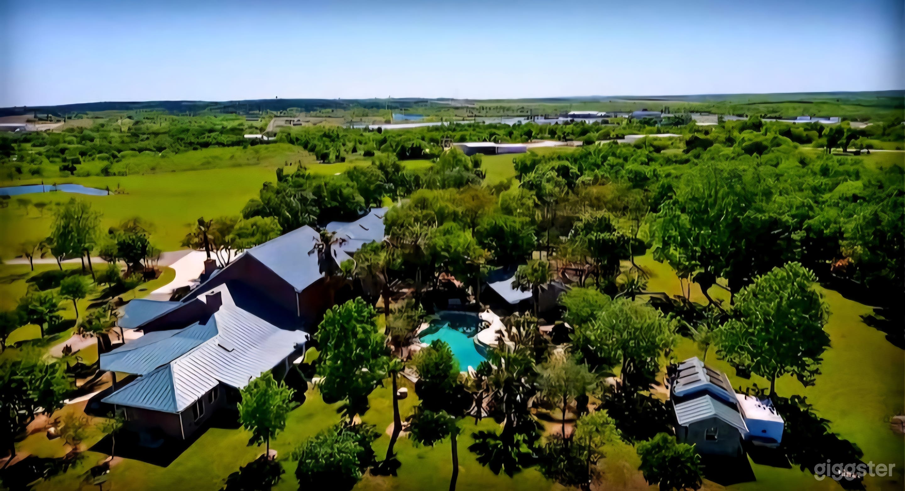 The Big Haus (Full Buy Out) Photo 1