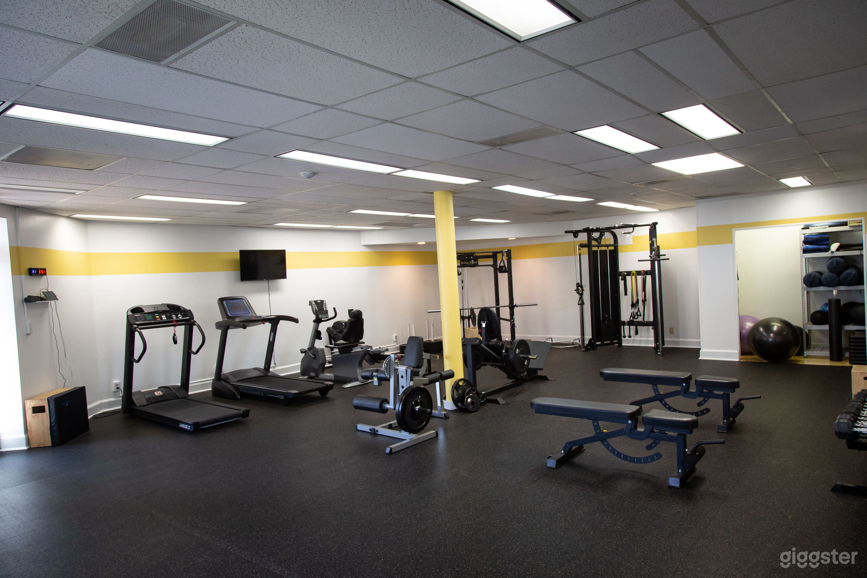 Spacious Fitness Center Photo 1